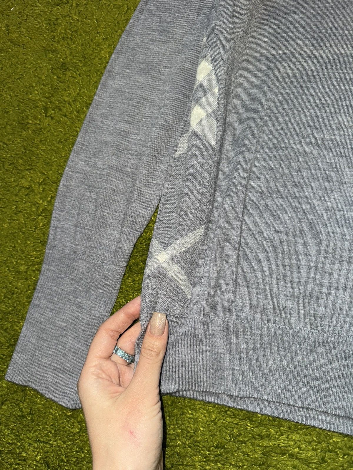 Burberry × Designer Burberry 100% wool grey nova check sweater Size M / US 6-8 / IT 42-44 - 3 Thumbnail
