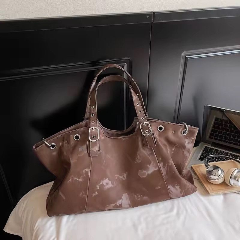 Other Designer Large Capacity PU Leather Bag Retro Handbag Size ONE SIZE - 1 Thumbnail