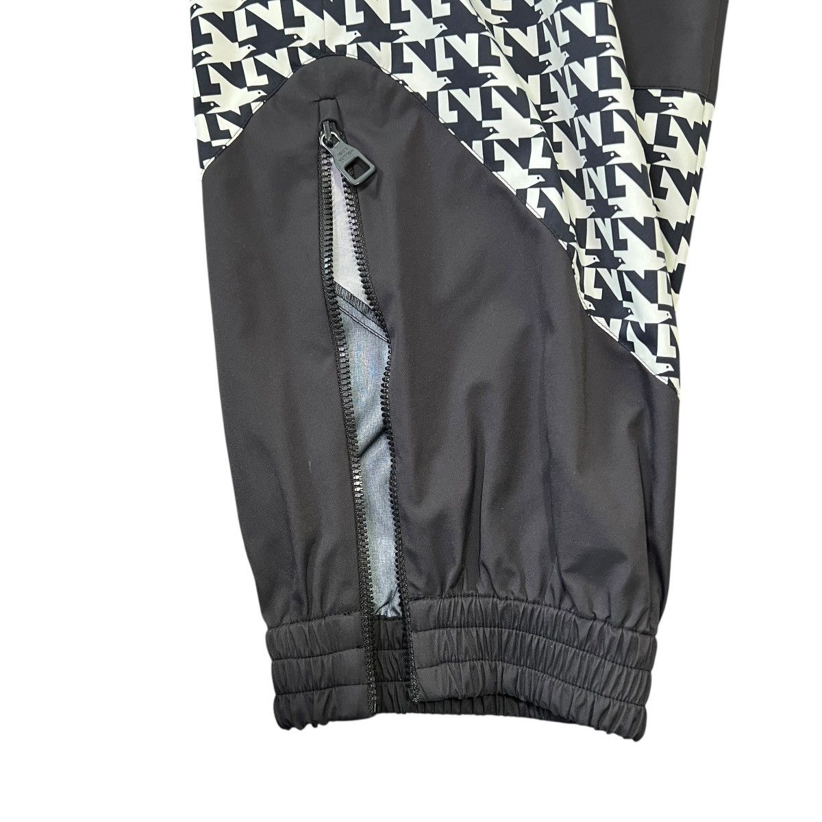 Louis Vuitton LOUIS VUITTON 23SS Padded Jacket & Nylon Track Pants Set-up Size US L / EU 52-54 / 3 - 21 Thumbnail