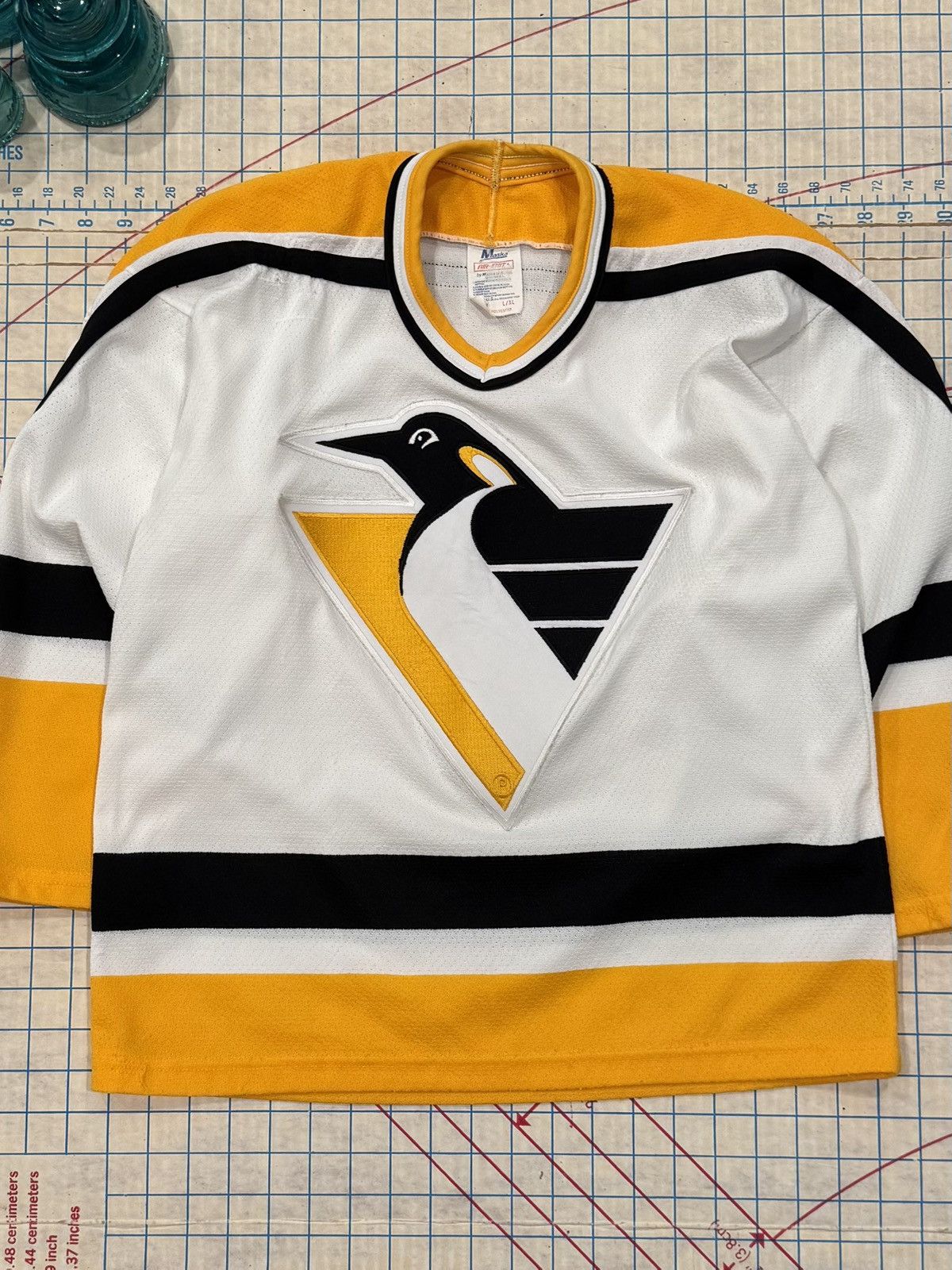 Ccm Vintage CCM Pittsburg Penguins Jersey White Boys Size L/XL Size US XS / EU 42 / 0 - 3 Thumbnail