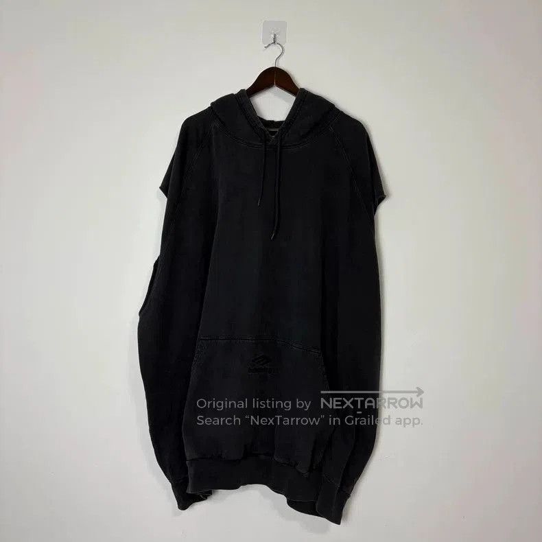 Balenciaga 22SS 3B Sports Sleeveless Hoodie.