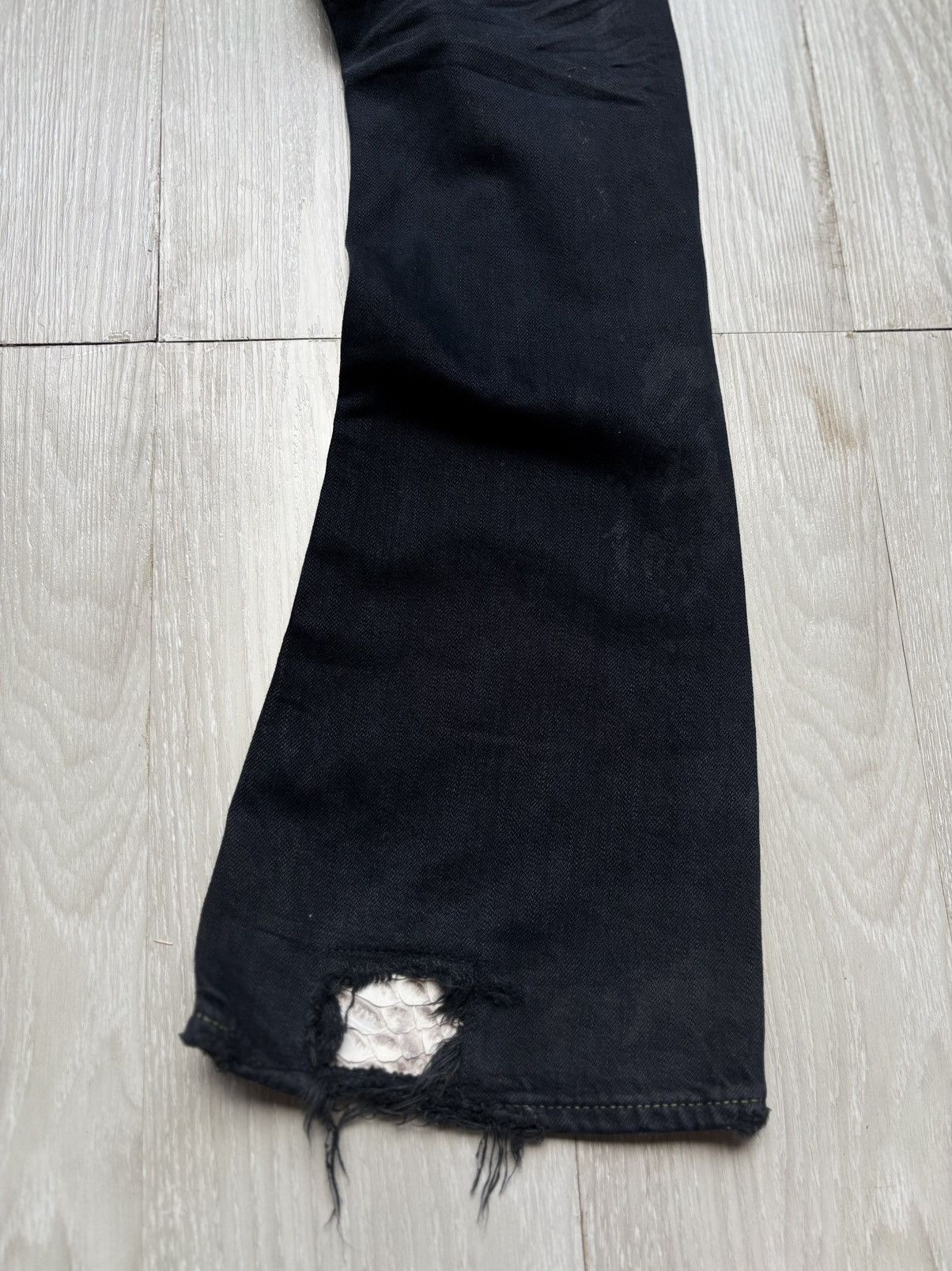 Japanese Brand SLY distressed flare jeans Size US 26 / EU 42 - 8 Thumbnail