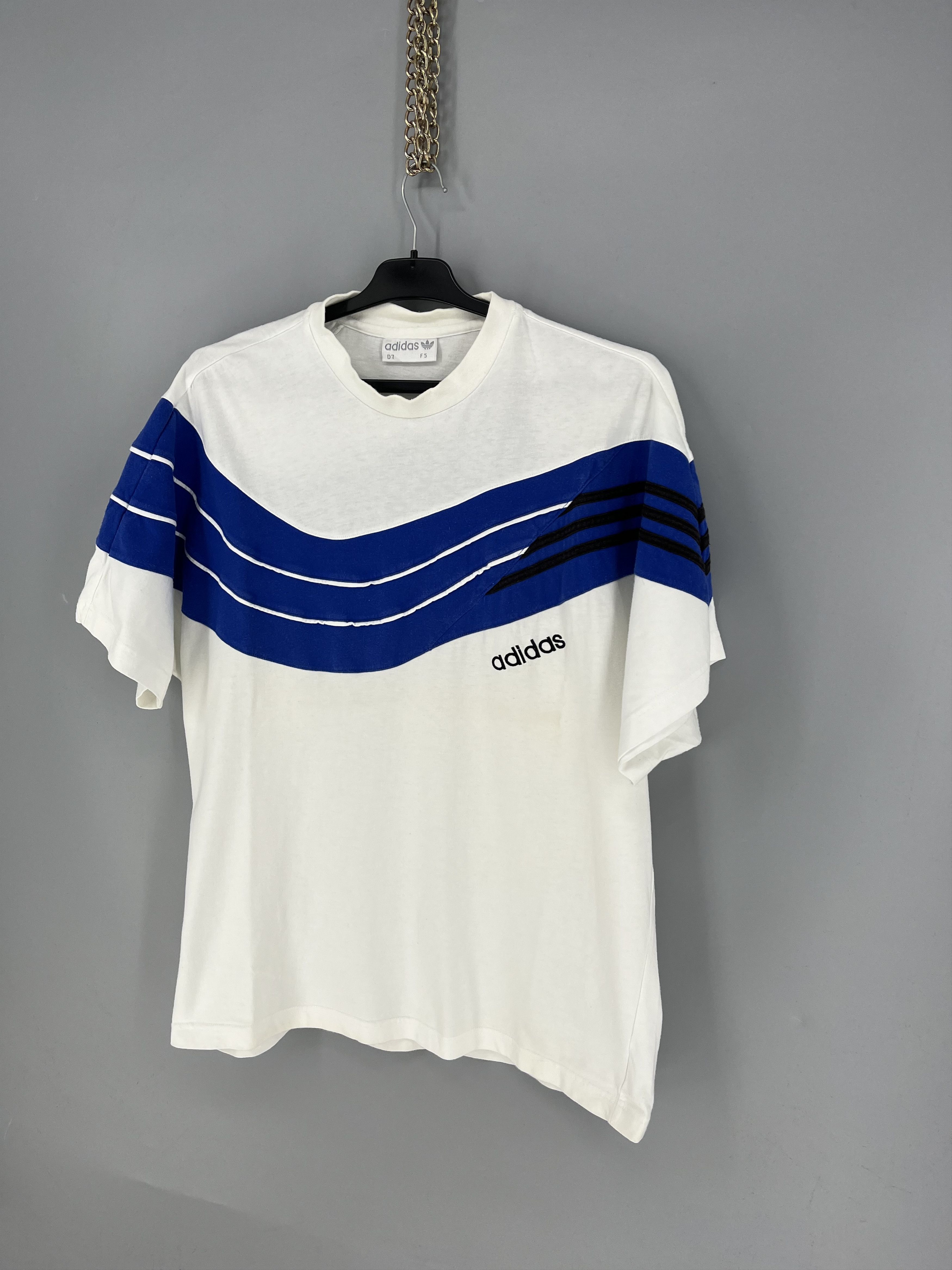 Adidas Adidas 90s streetwear vintage t-shirts size L Size US L / EU 52-54 / 3 - 3 Thumbnail