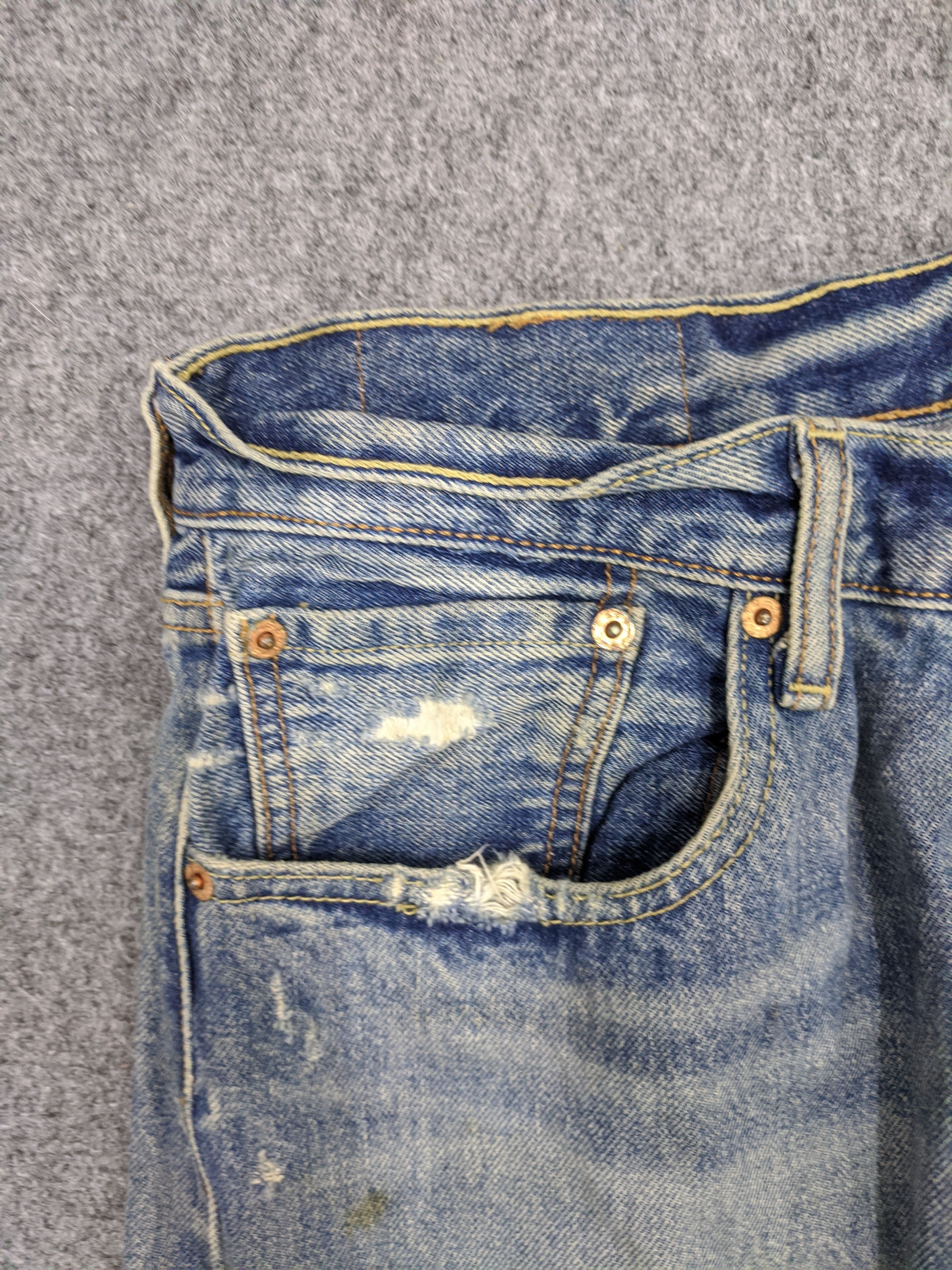 Levi's × Vintage Vintage Distressed Levis 501 Faded Blue Jeans 33x33 Size US 33 - 9 Thumbnail