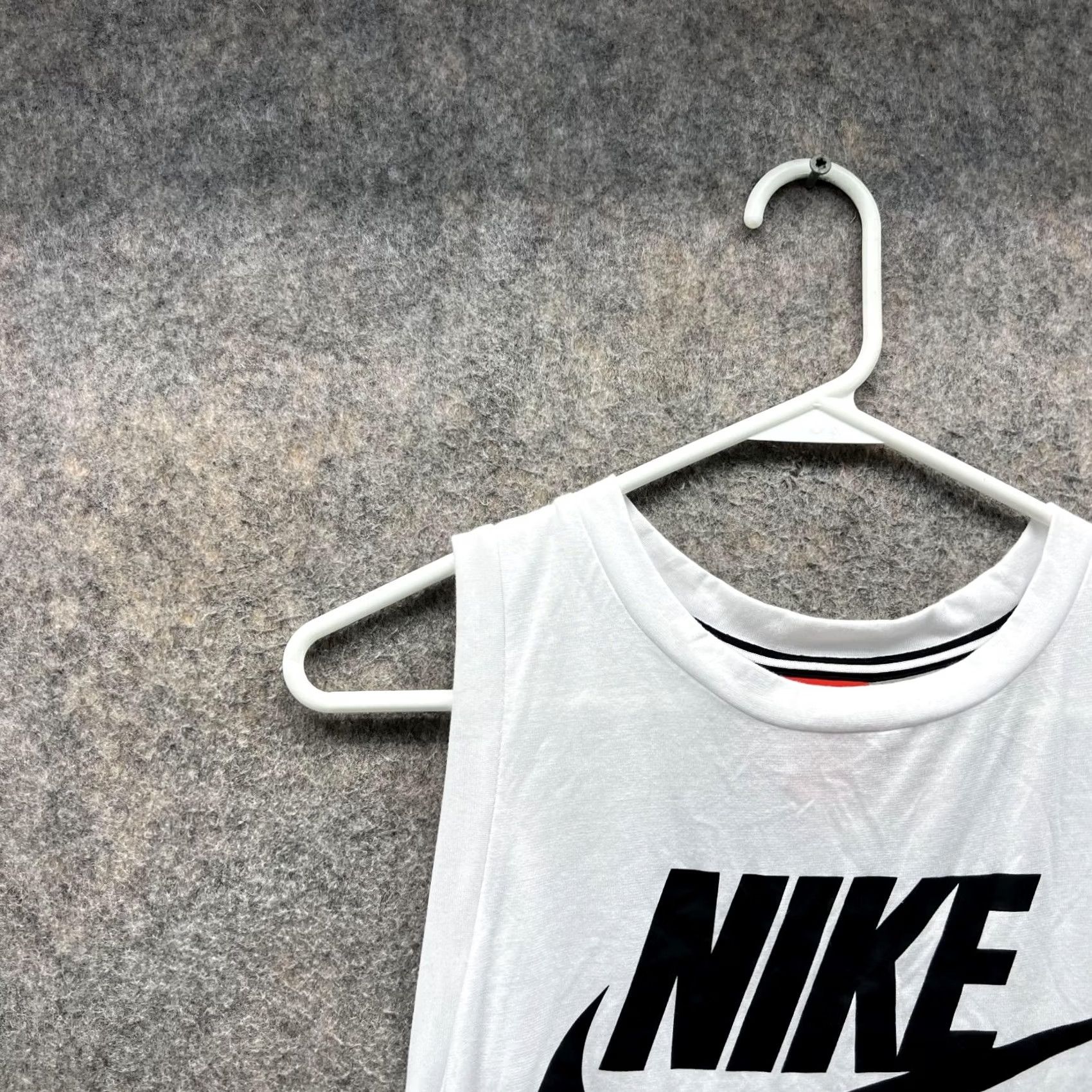Nike VINTAGE Nike Shirt Women Large White Tank Top Swoosh Sportswear Basic Casual/Party/Cocktail/Travel Mens Size L / US 10 / IT 46 - 3 Thumbnail
