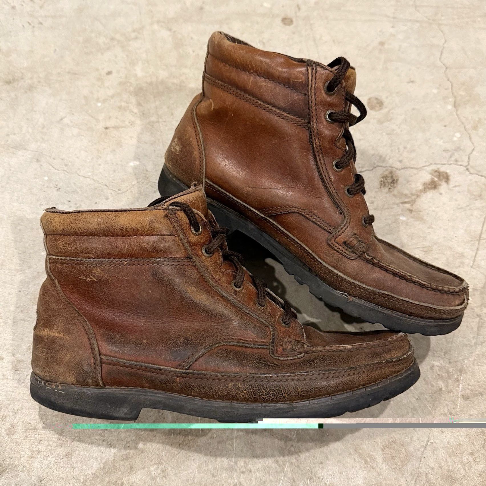 Vibram Rockport GoreTex Safari Boots Mens 10 M Brown Leather Hiking Chukka Vibram Boots Size US 10 / EU 43 - 2 Thumbnail