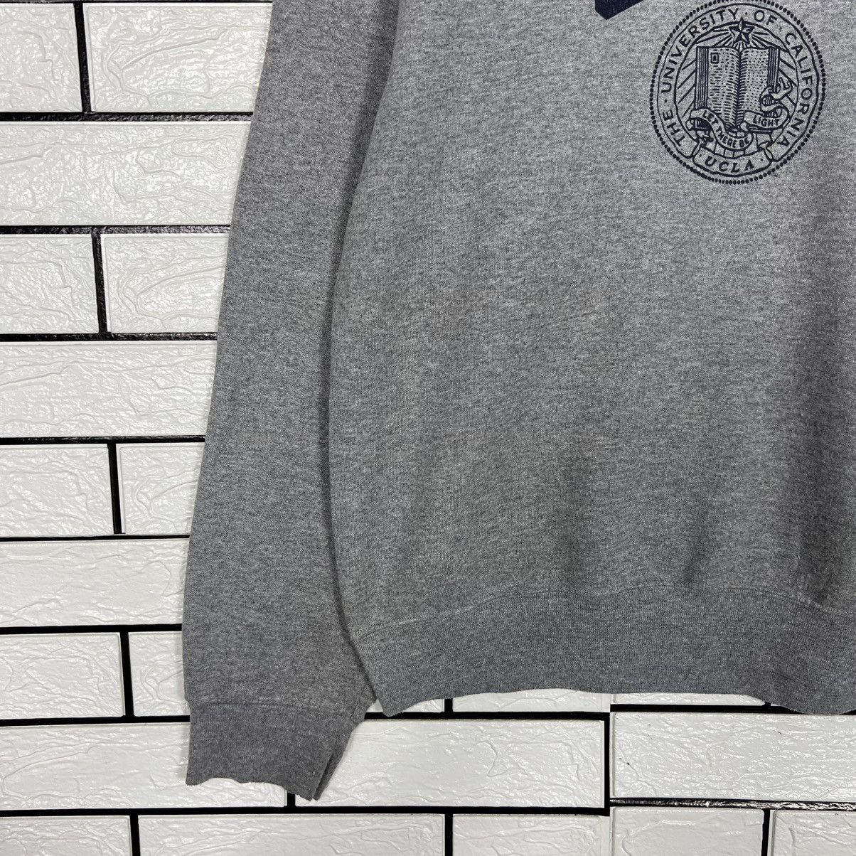 Jerzees Vintage UCLA UNIVERSITY Crewneck Sweatshirt #4177-C191 Size US M / EU 48-50 / 2 - 6 Thumbnail