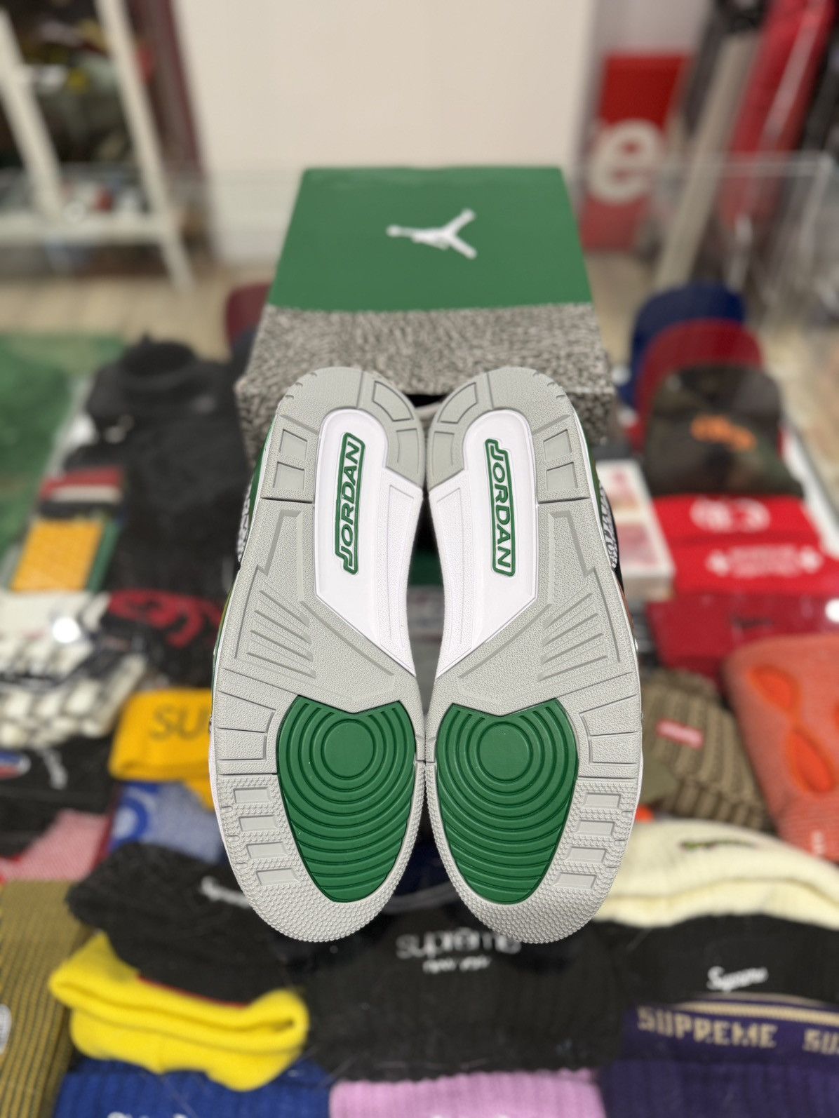 Jordan Brand Jordan 3 Pine Green Size: 10 Size US 10 / EU 43 - 6 Thumbnail