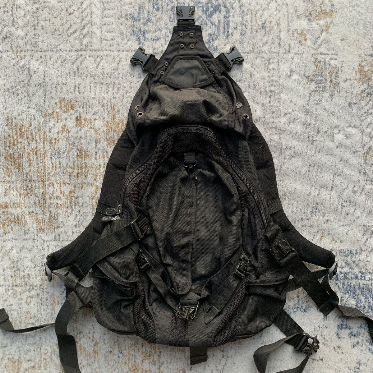 Oakley Vintage Rare Oakley Icon Backpack 2.0 Black - Y2K Bag Size ONE SIZE - 6 Thumbnail