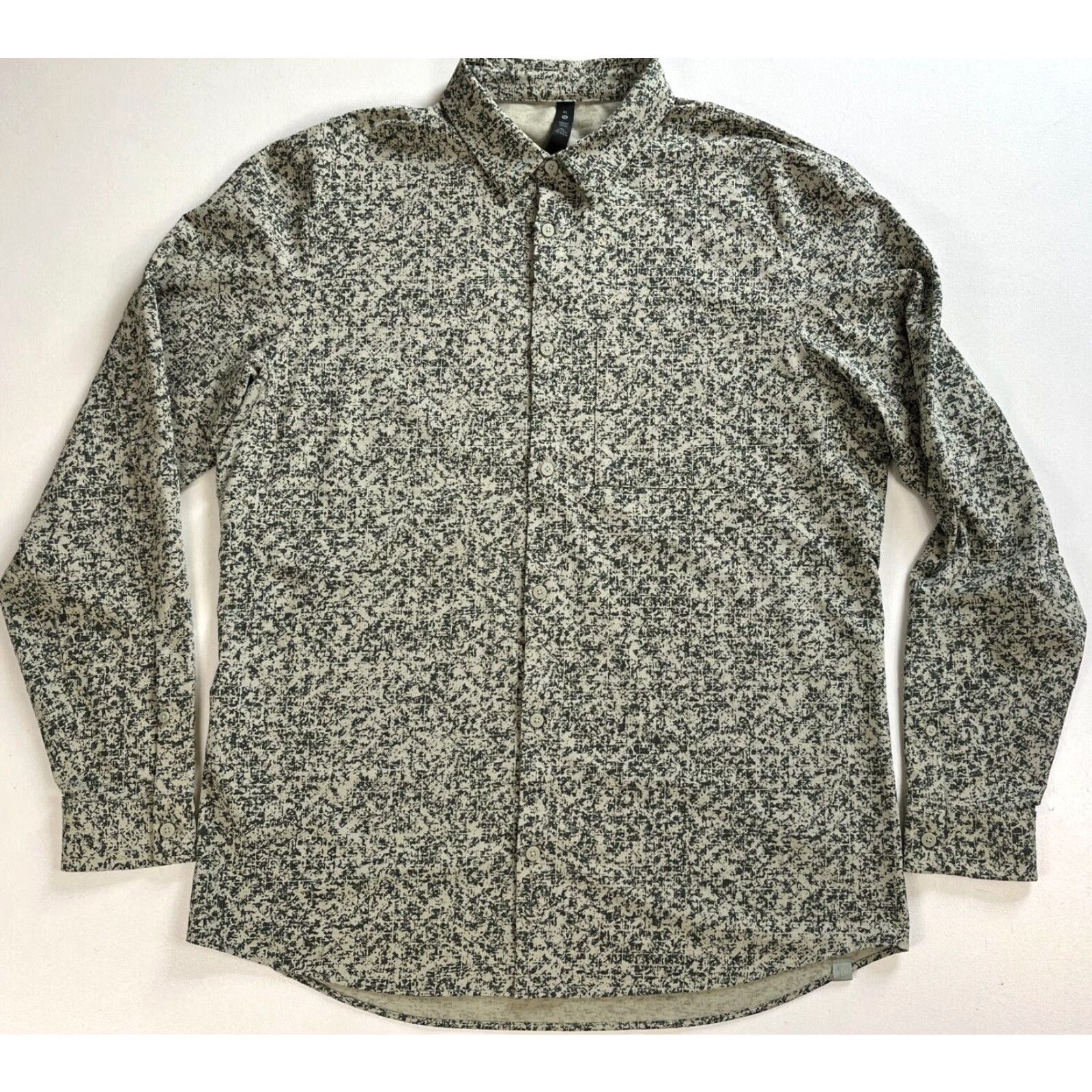 Lululemon VINTAGE Lululemon Men's Commission Shirt Green Fern XL Button-Up Long Sleeve Modern/Classic, Outdoor, Preppy Mens Button-Up Shirt XL Green Fern Size US XL / EU 56 / 4 - 4 Thumbnail
