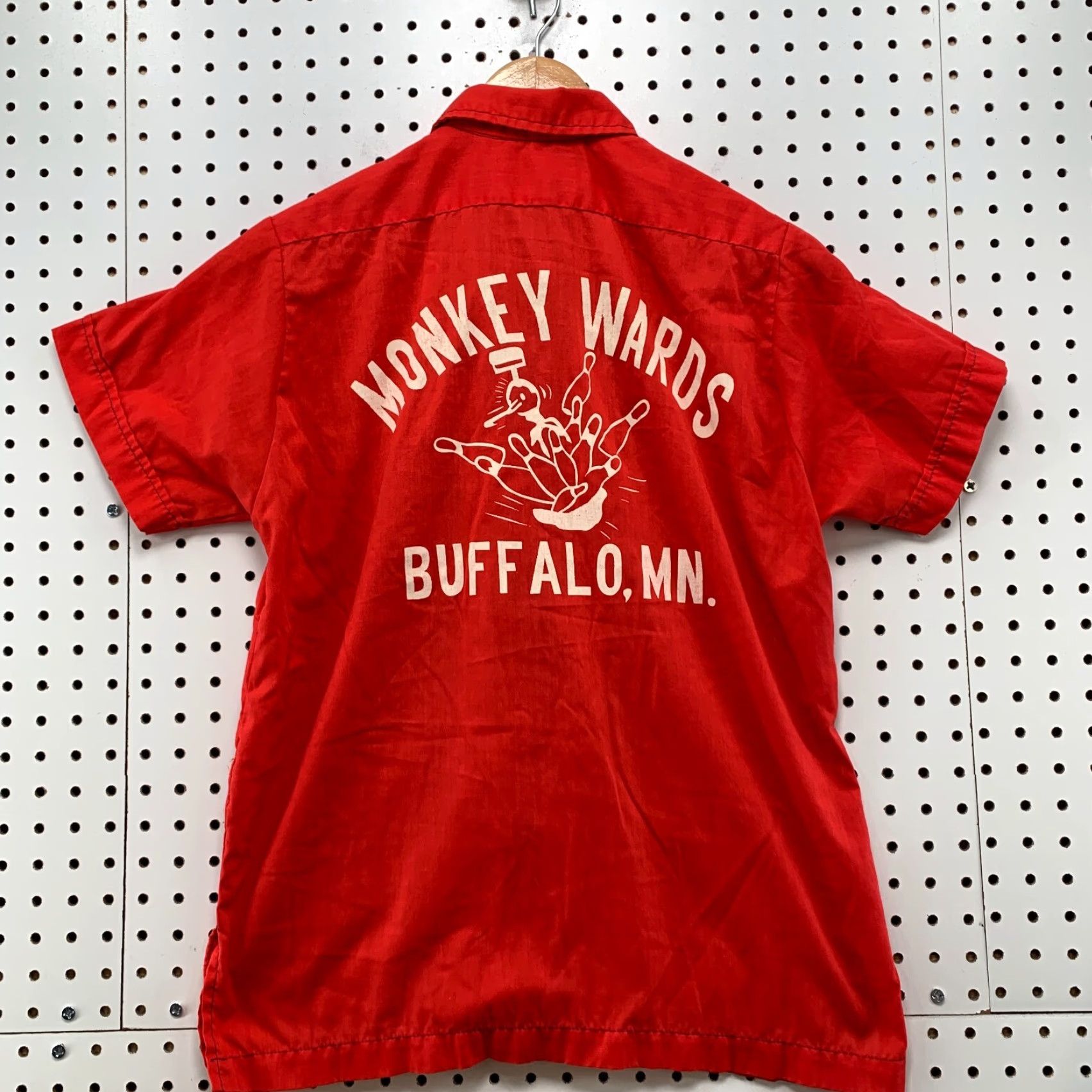 Vintage VINTAGE 60s Hilton Bowling Button-Up Shirt Mens Small Size 34 Red USA Retro Men Size US S / EU 44-46 / 1 - 2 Thumbnail