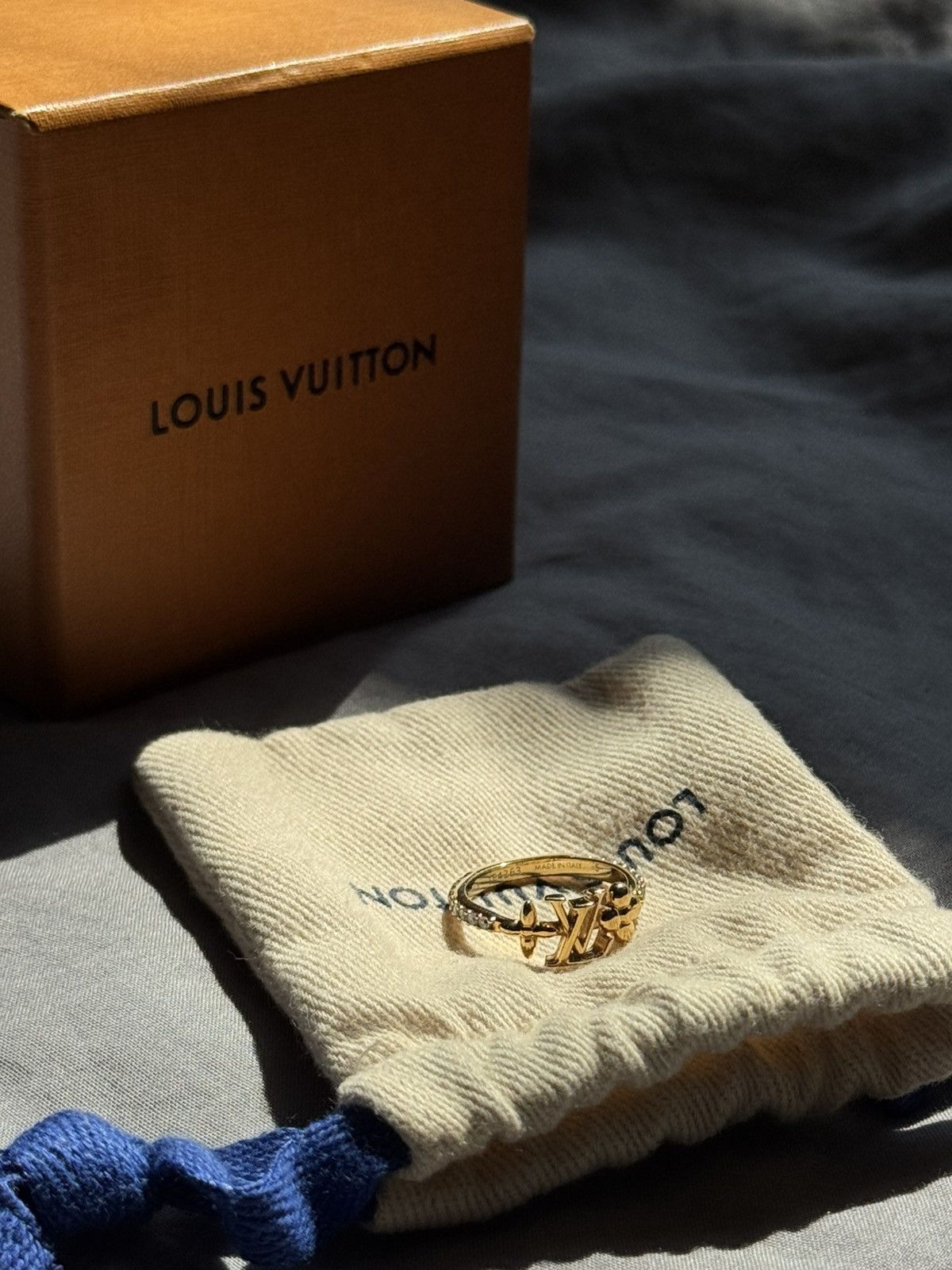 Louis Vuitton Louis Vuitton LV Iconic Metal Gold Ring Size ONE SIZE - 1 Thumbnail