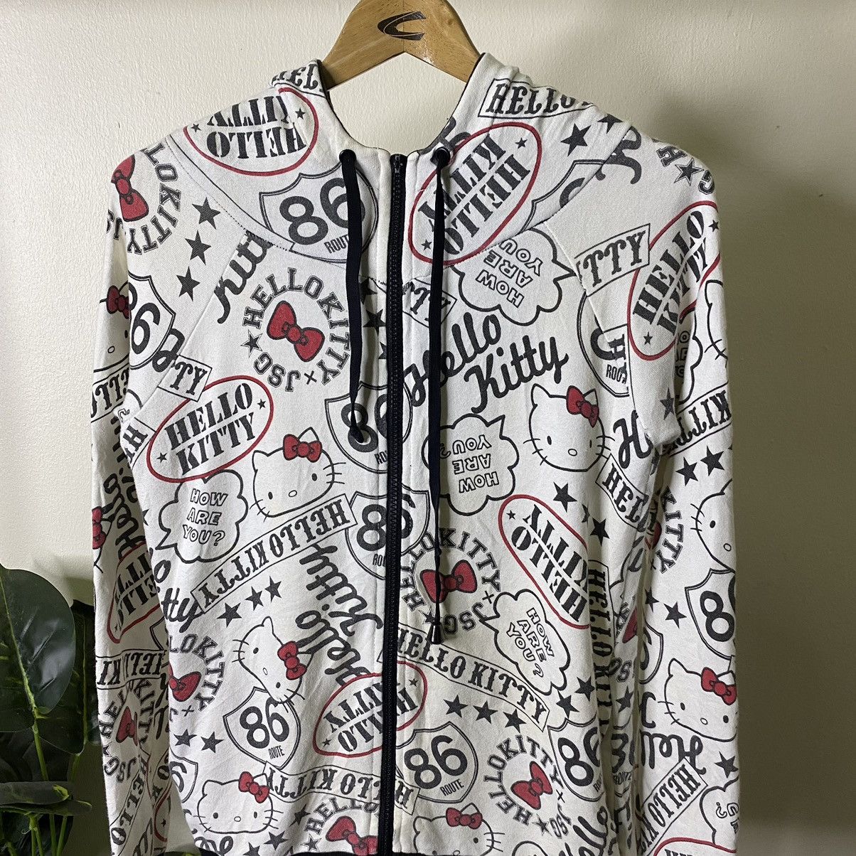 Anime × Japanese Brand × Vintage Vintage 2010 Hello Kitty Sanrio Character Zip Up Hoodie Size US S / EU 44-46 / 1 - 2 Thumbnail