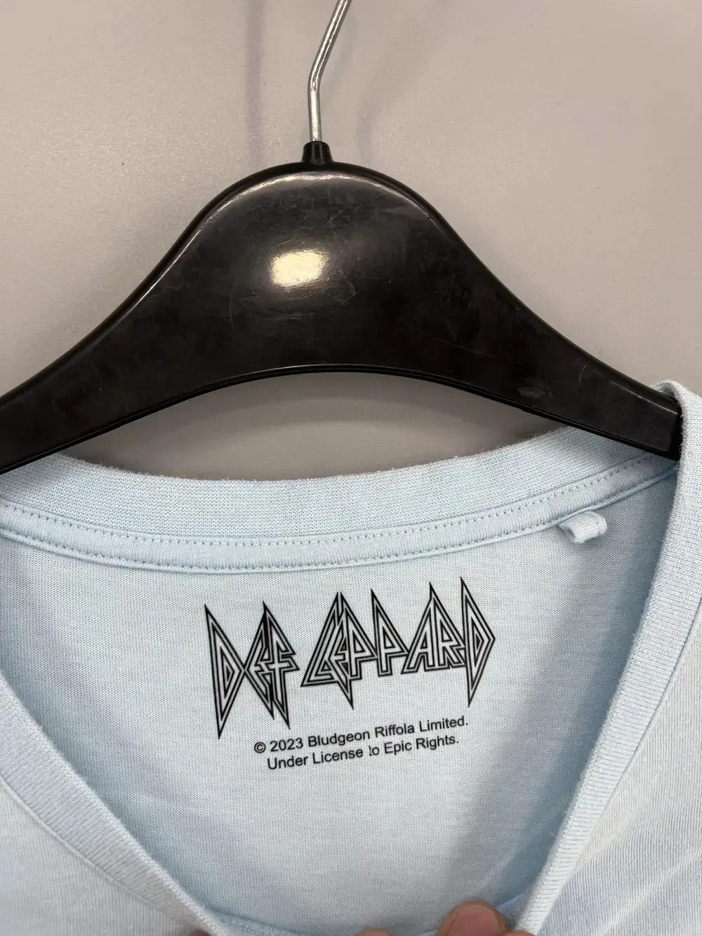 Band Tees Vintage Y2K Def Leppard Band Tee Size M Size US M / EU 48-50 / 2 - 9 Thumbnail