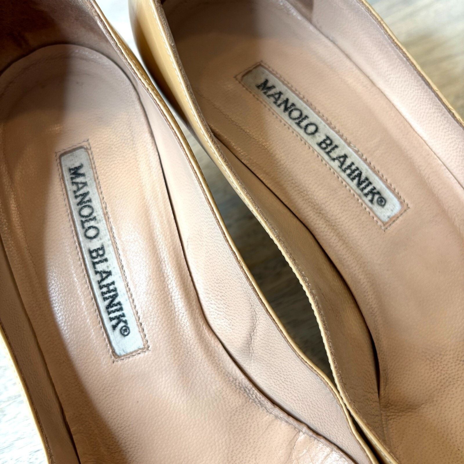 Manolo Blahnik Manolo BlahnikbLeather Slingback Heels EU Sz 36 US Size 6 Size US 6 / IT 36 - 8 Thumbnail