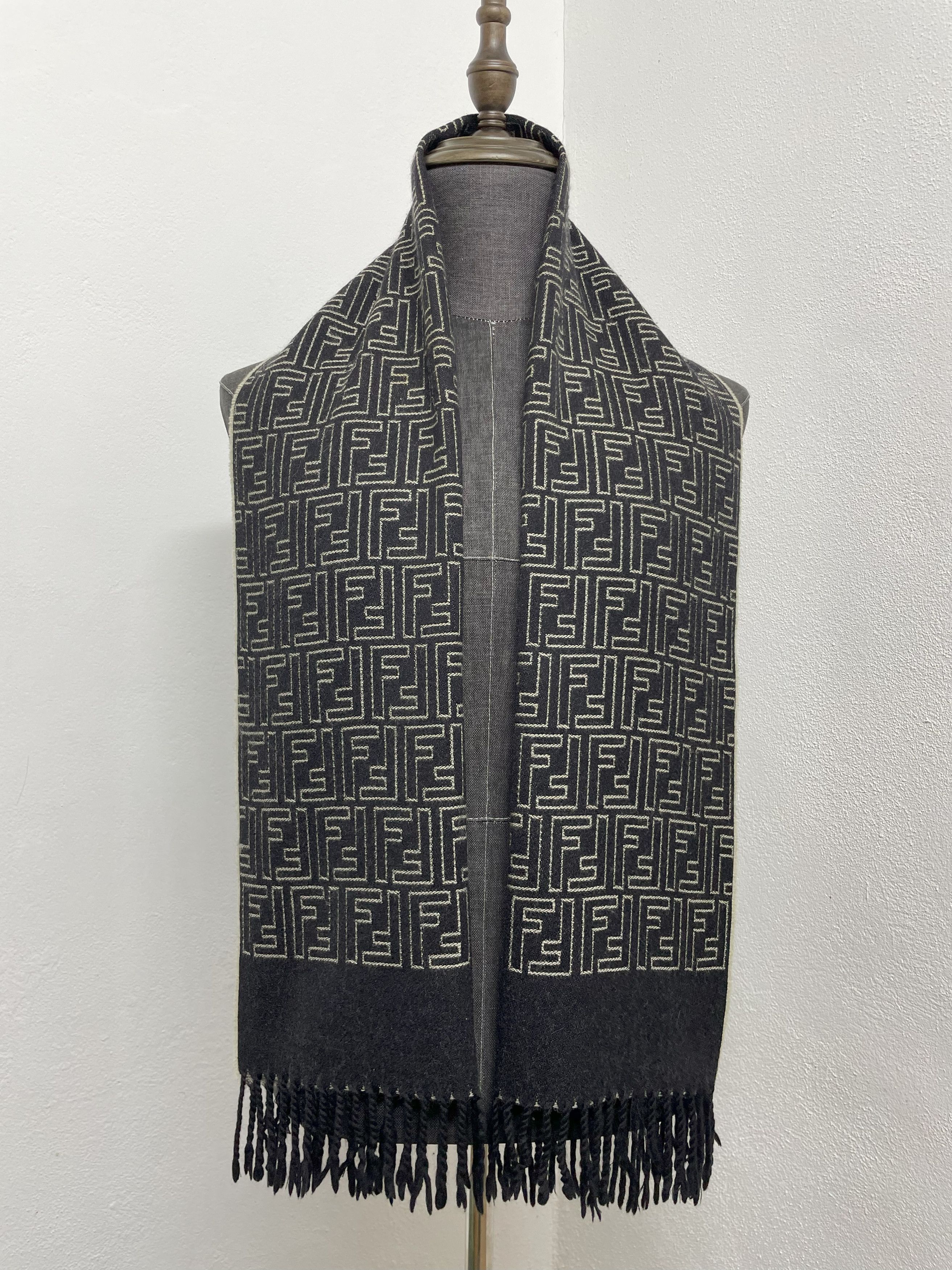 Fendi Fendi Scarf / Muffler - 6166 Size ONE SIZE - 2 Thumbnail