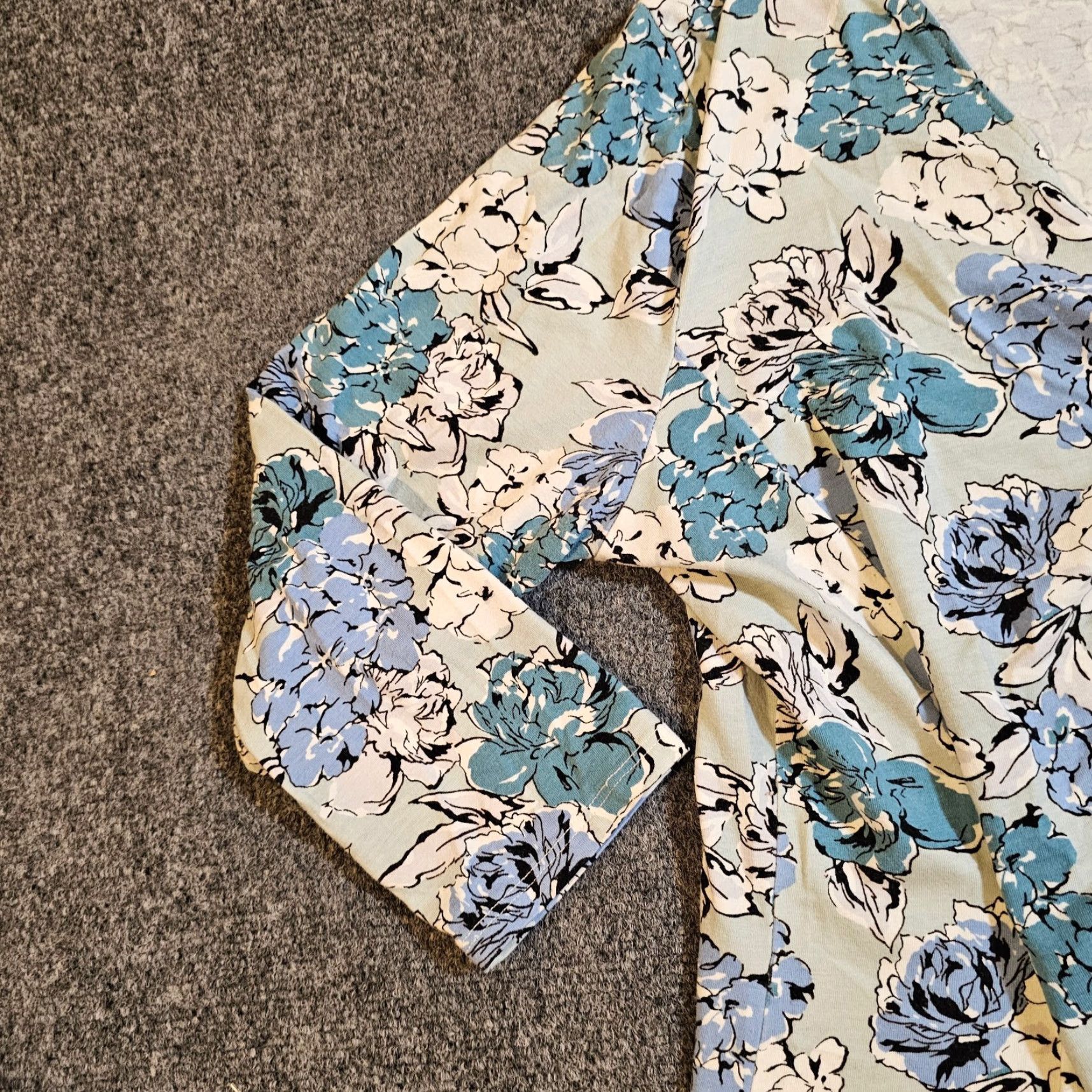 Talbots Talbots Blouse Women 0X Blue Floral V-Neck Faux Wrap 3/4 Sleeve Stretch Career Shirt Size XL / US 12-14 / IT 48-50 - 4 Thumbnail