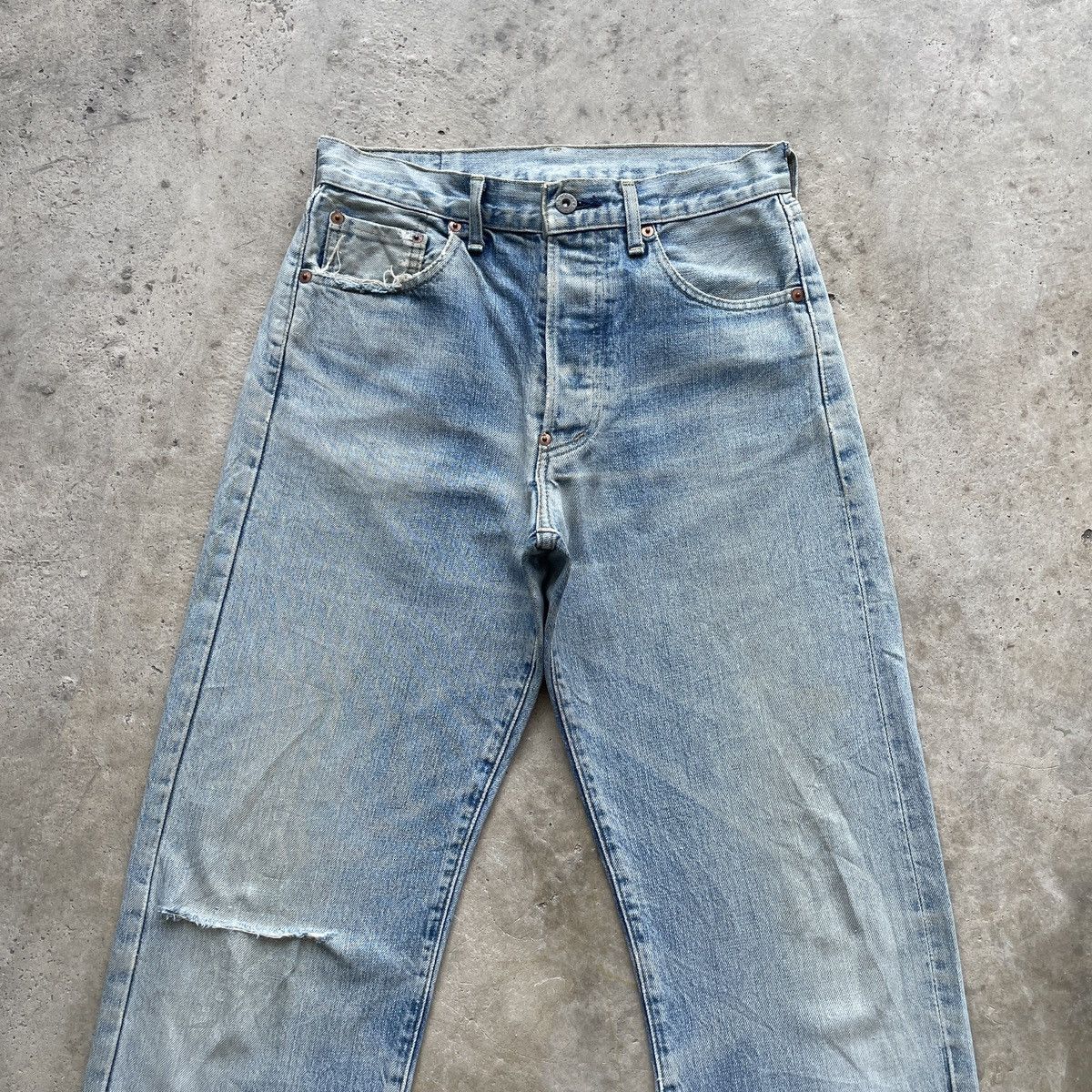 Levi's Vintage Clothing Vintage Levi’s Big E Wash Buckle Distressed Jeans Faded Pant Size US 29 - 4 Thumbnail