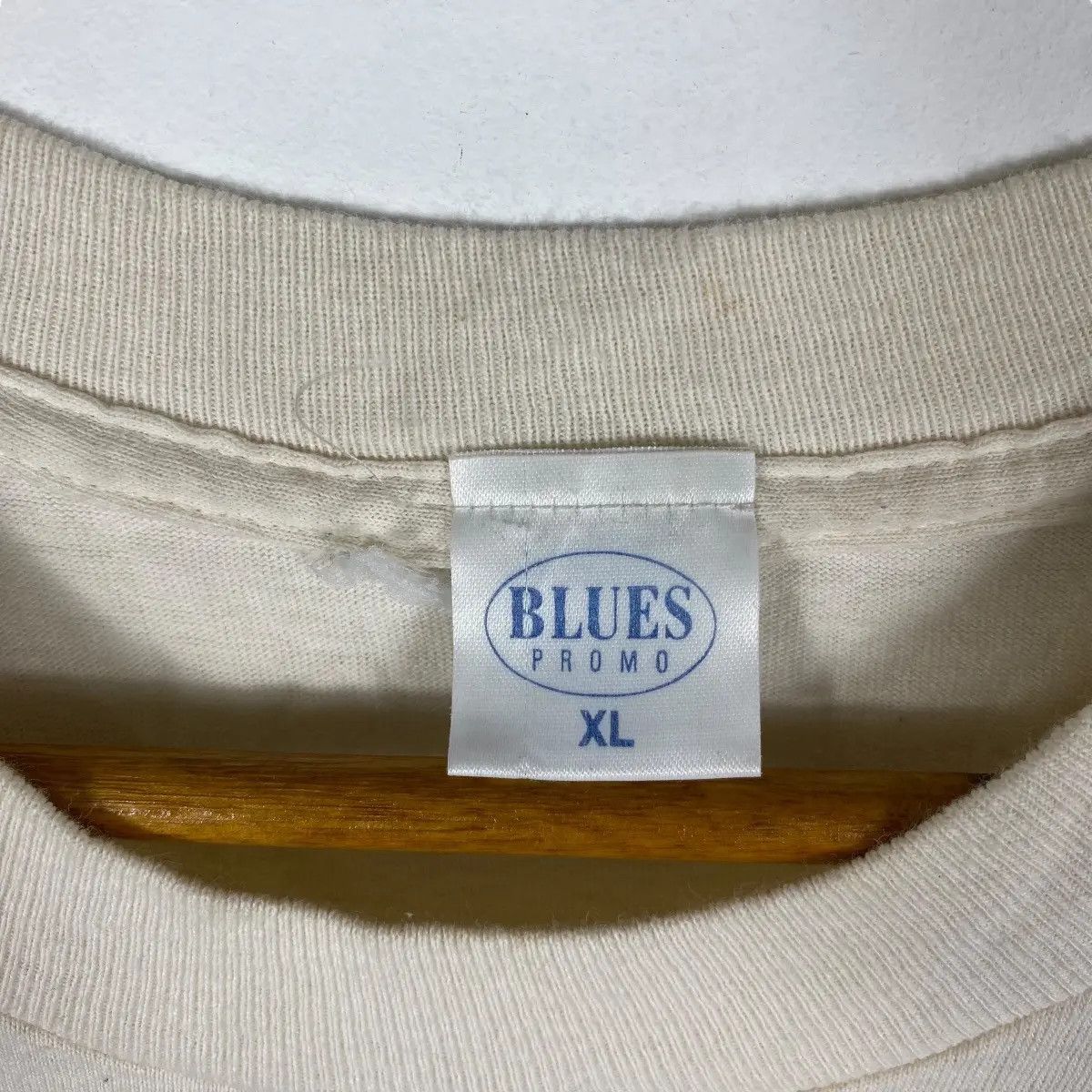 Vintage Vintage 90's London Bear England Tower Blues Promo Tee Shirt Size US XL / EU 56 / 4 - 6 Thumbnail