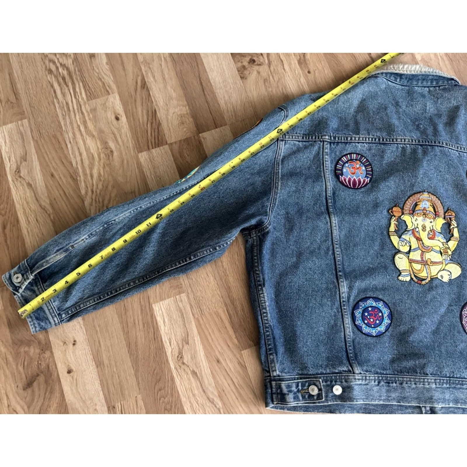 Tommy Hilfiger VINTAGE Tommy Hilfiger Jacket Denim Crest Logo Jean Patchwork Size XXL Mens 90s Size US 39 - 5 Thumbnail