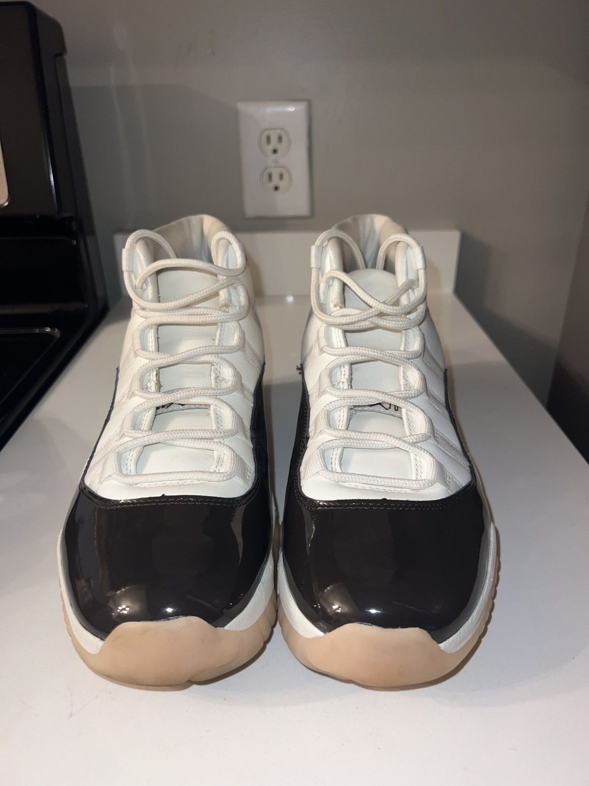 Jordan Brand Women’s air jordan 11 Neopolitan🤎🤍🩷 Size US 10 / IT 40 - 4 Thumbnail