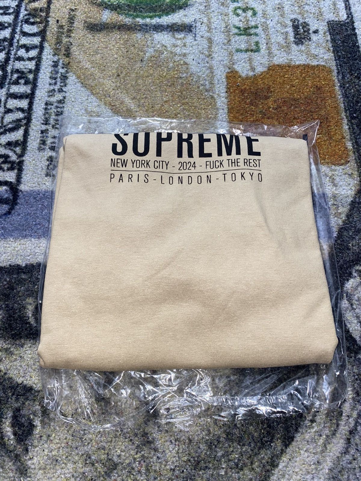 Supreme Supreme Paris Tee Size US XL / EU 56 / 4 - 1 Thumbnail