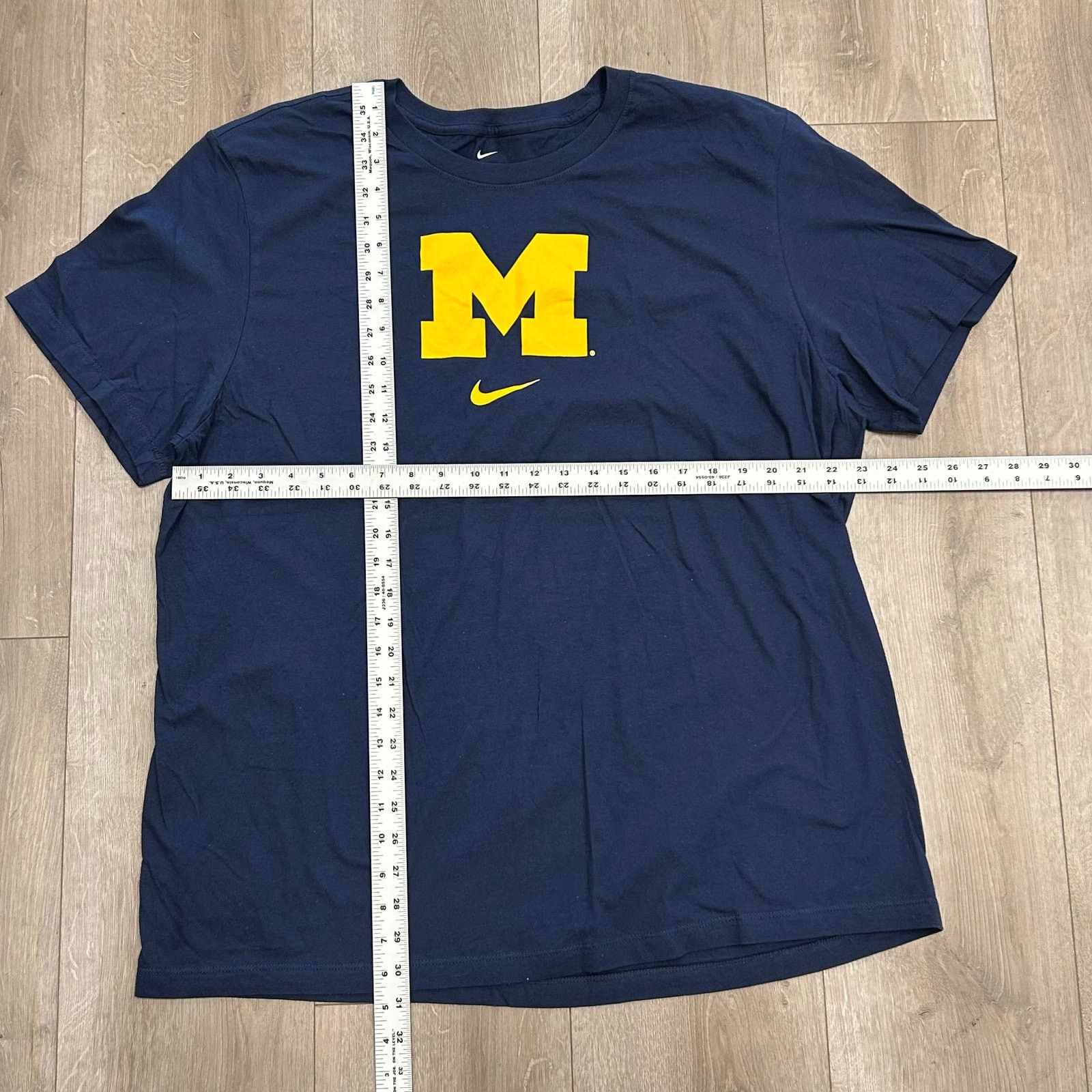 Nike Nike Michigan Wolverines navy blue Tee T Shirt size XXL 2XL Size US XL / EU 56 / 4 - 3 Thumbnail