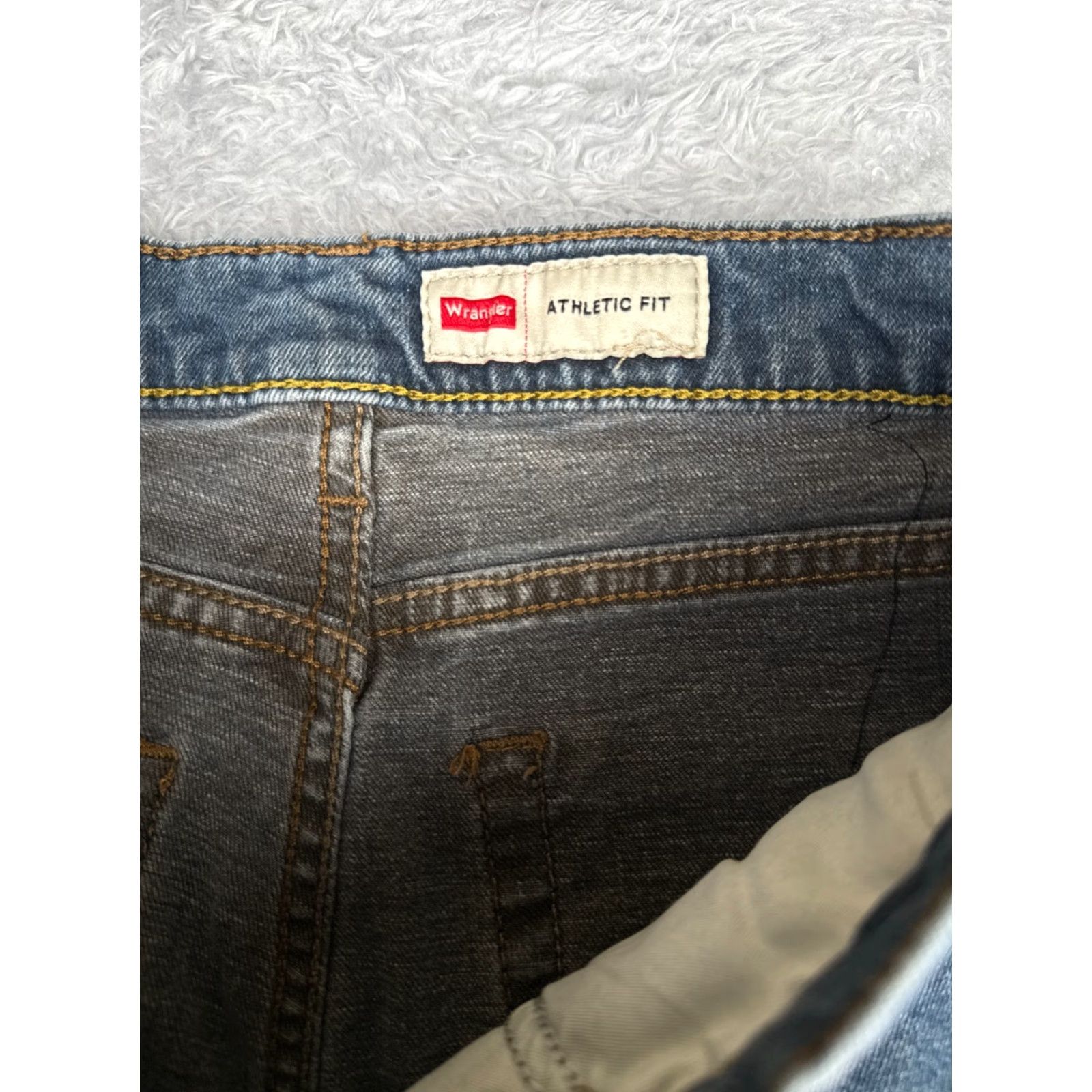 Wrangler Wrangler Jeans Mens 27 Blue Denim Atheltic Fit Straight Leg Cotton Blend 27x29 Size US 27 - 6 Thumbnail