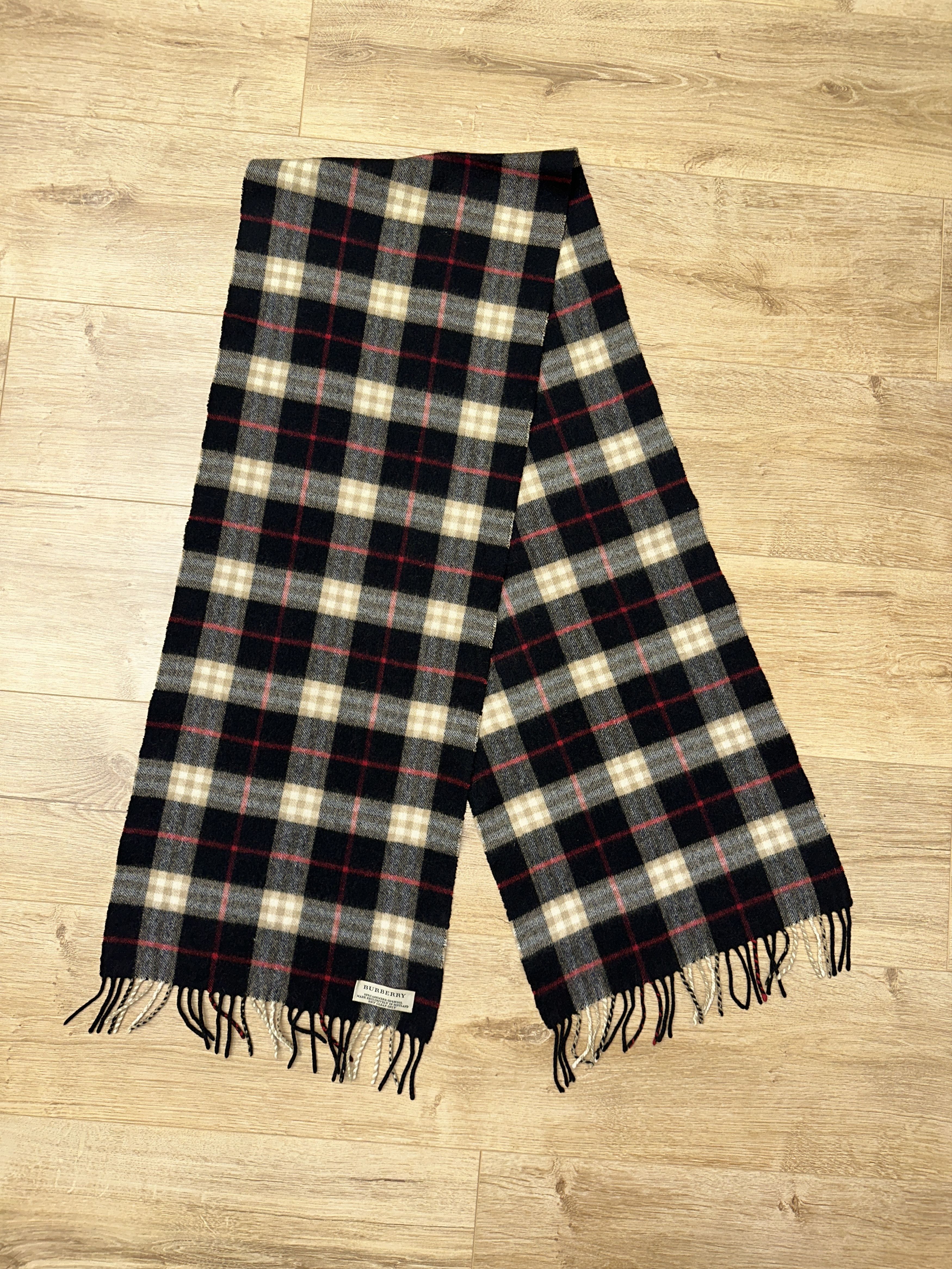 Burberry Iconic Burberry Check Wool Cashmere Scarf 180x30 Cm Size ONE SIZE - 6 Thumbnail