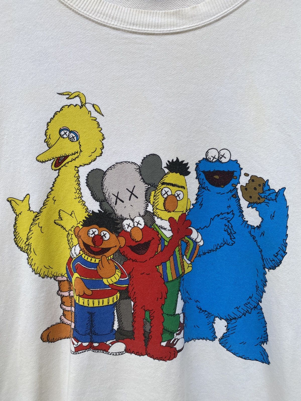 Kaws × Uniqlo Vintage uniqlo x kaw sesame street crewneck sweatshirt Size US XL / EU 56 / 4 - 5 Thumbnail