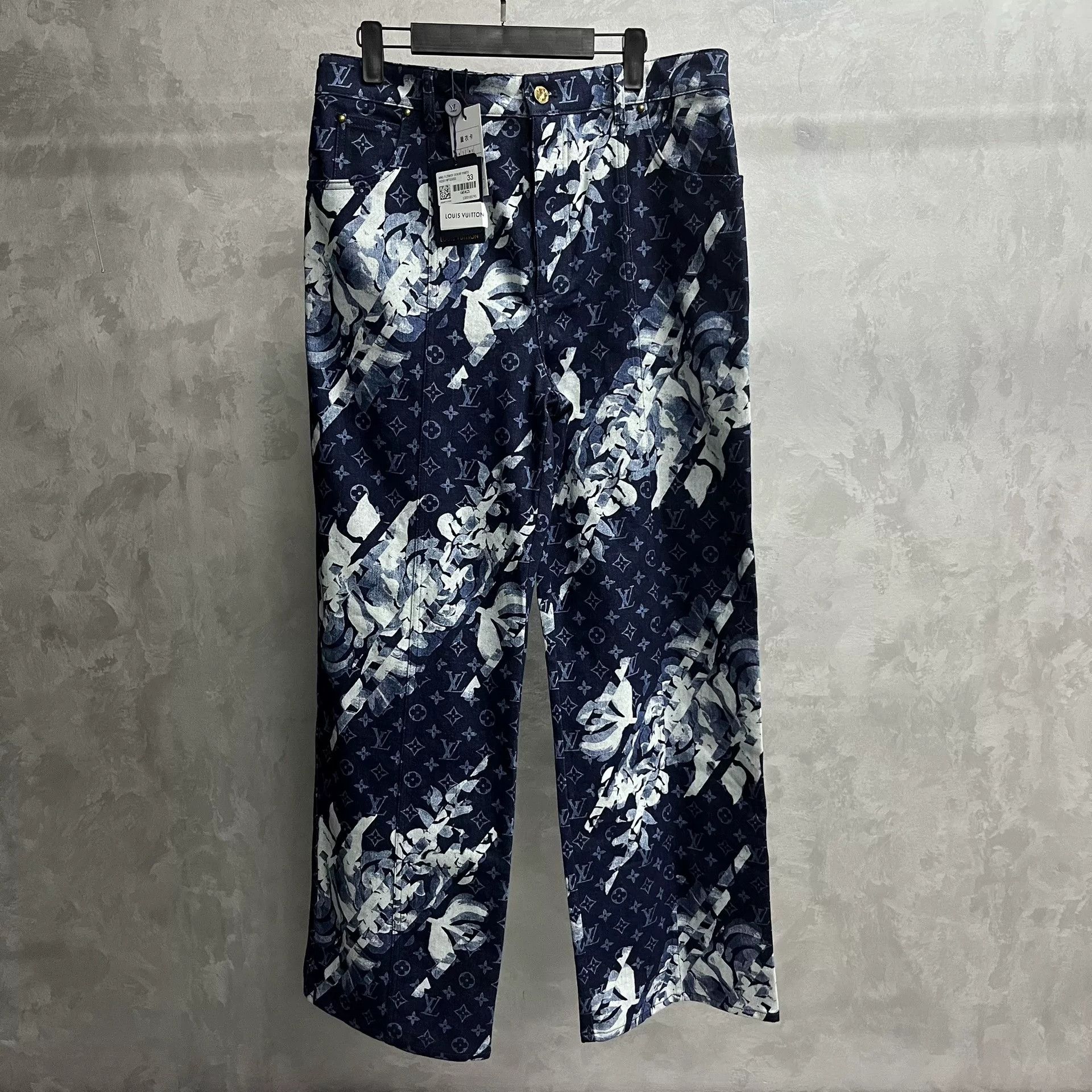 Louis Vuitton Louis Vuitton Multicolor Print High-Waist Jeans Size US 33 - 1 Thumbnail