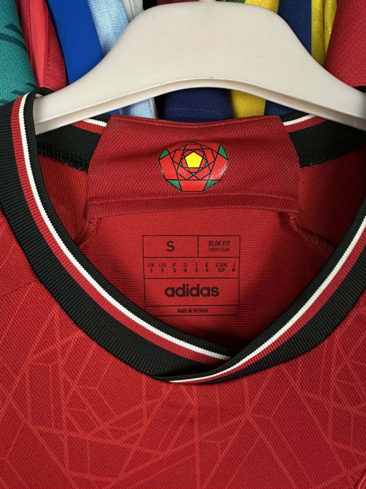 Adidas MANCHESTER UNITED FC 2023-24 HOME SHIRT ADIDAS JERSEY SOCCER Size US S / EU 44-46 / 1 - 4 Thumbnail
