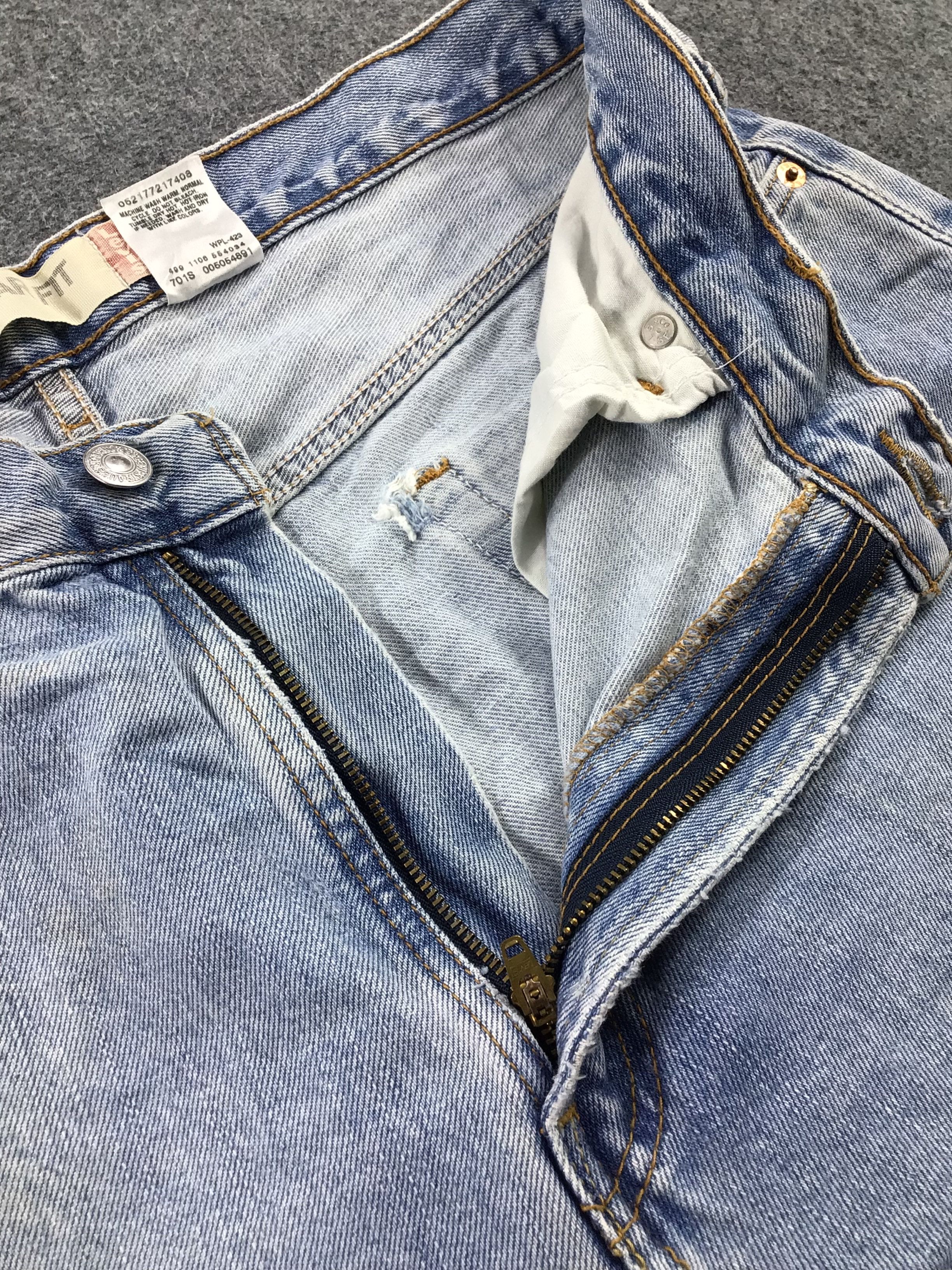 Levi's Vintage Levis 505 Jeans-J883 Size US 35 - 8 Thumbnail