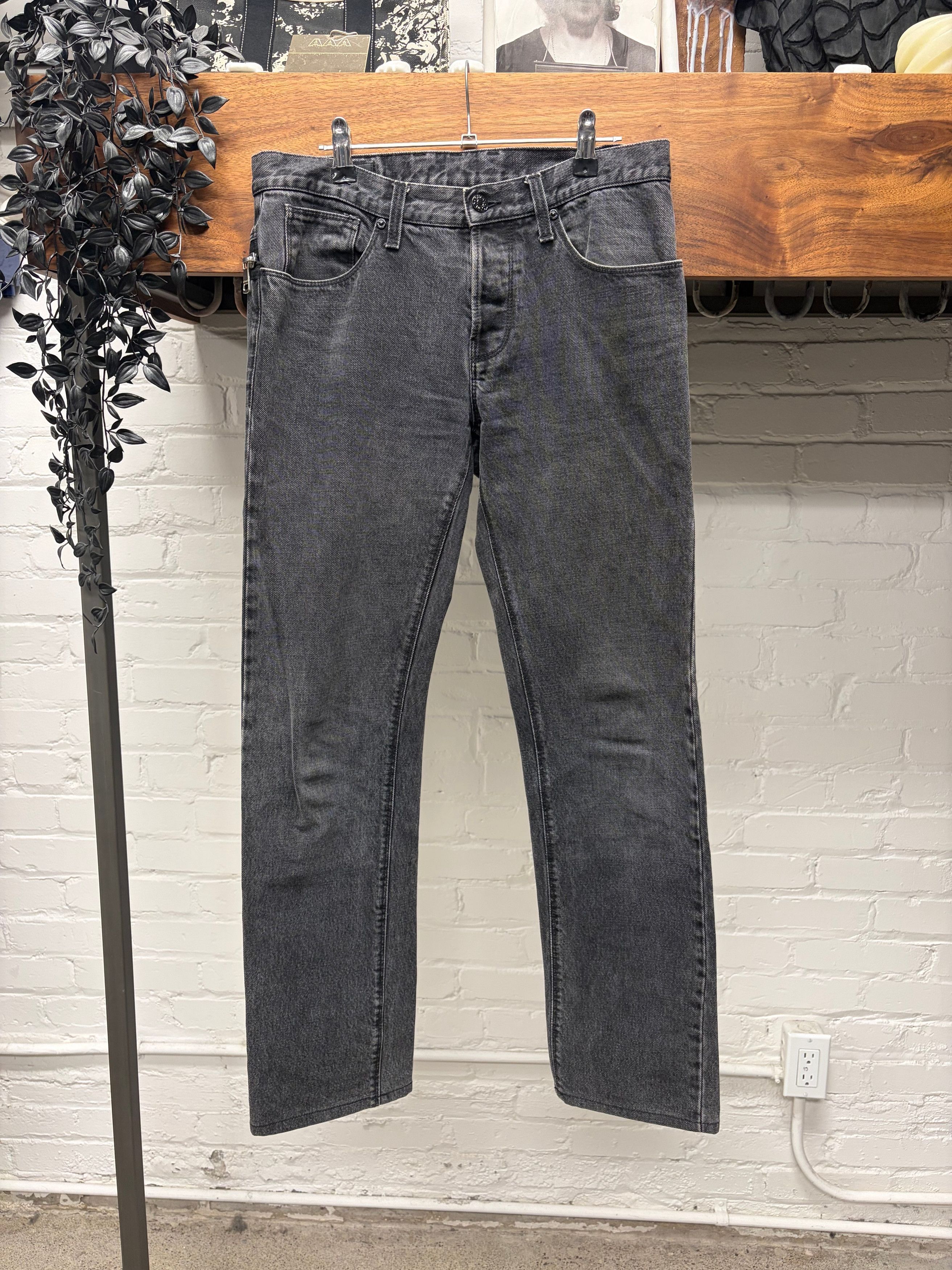 Gucci 2009 Gucci Low Rise Washed Grey Skinny Jeans Size US 30 / EU 46 - 3 Thumbnail