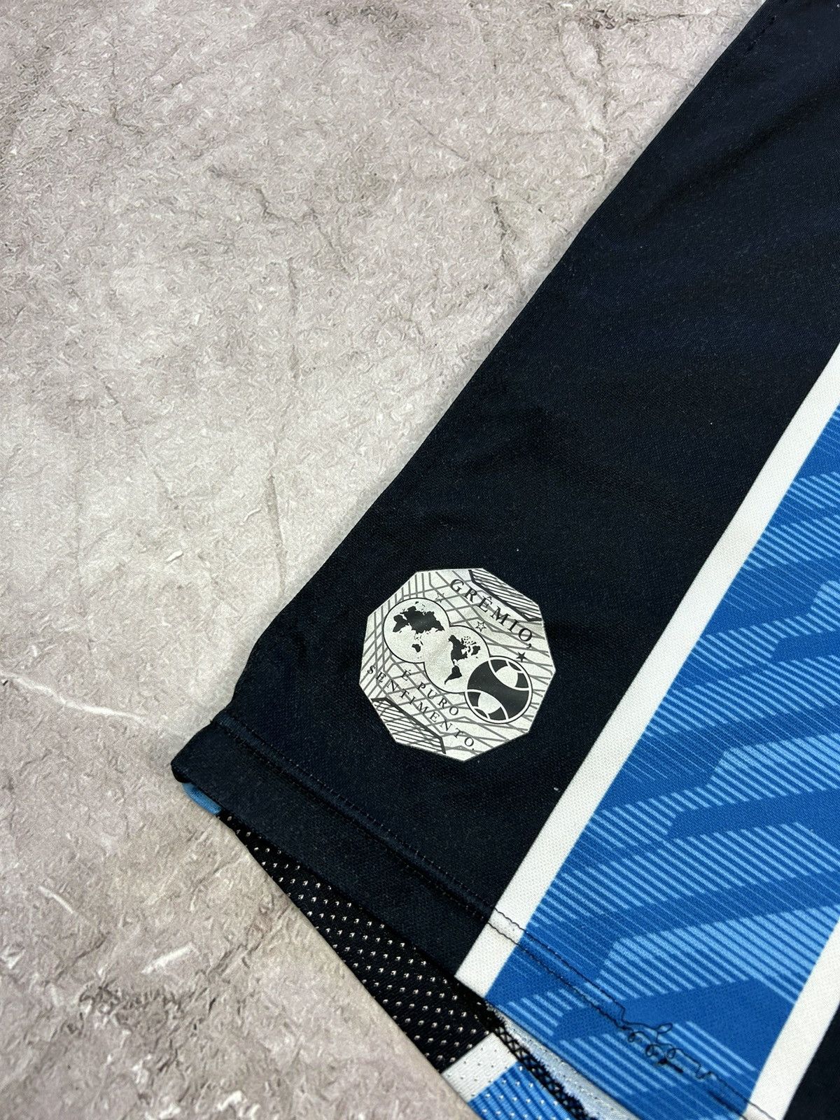 Umbro Jersey Gremio Porto Alegre Home 2020 2021 SIze M/L Size US M / EU 48-50 / 2 - 5 Thumbnail