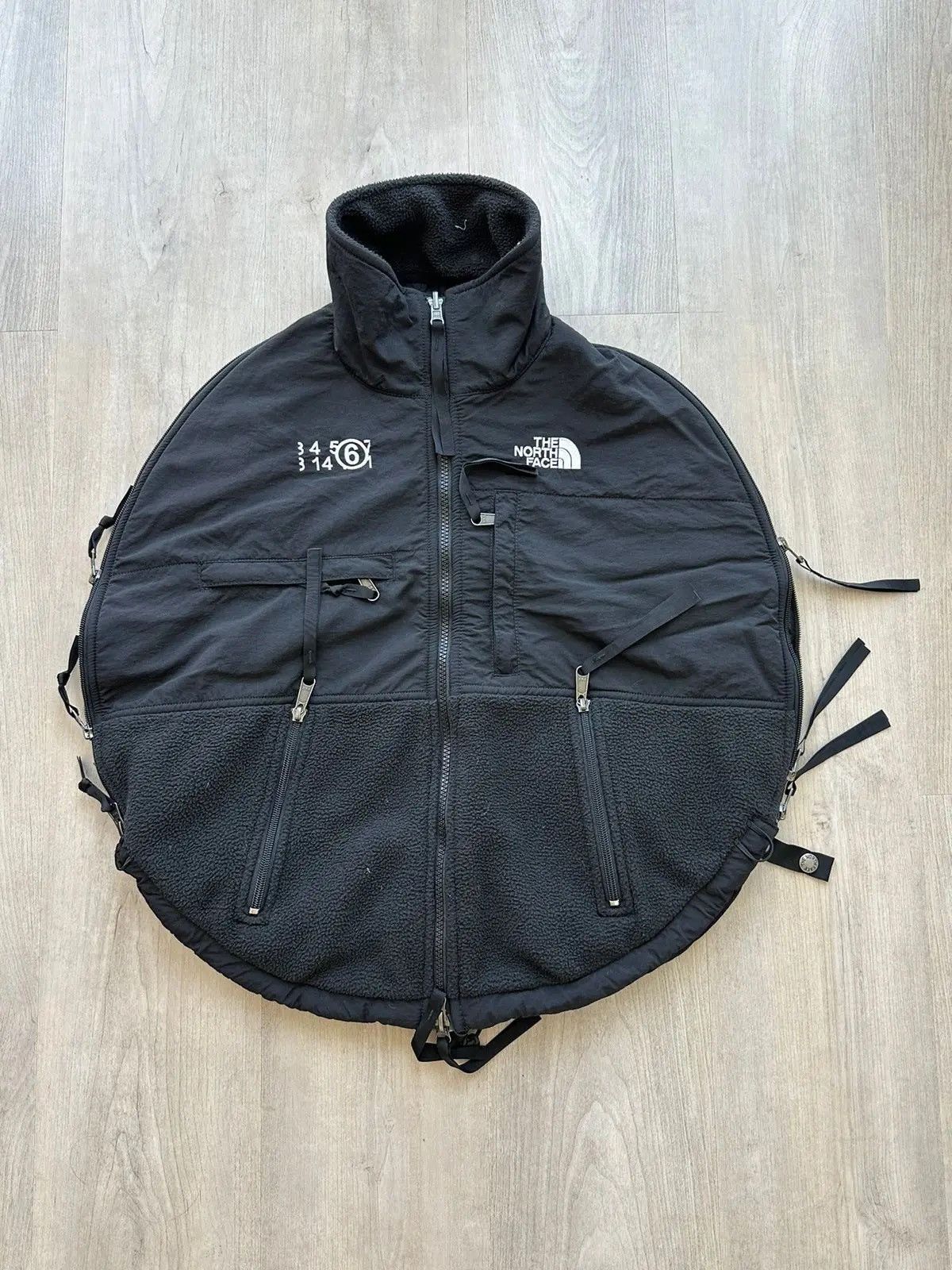 Maison Margiela × The North Face MM6 Maison Margiela x The North Face Circle Vest Size US M / EU 48-50 / 2 - 3 Thumbnail
