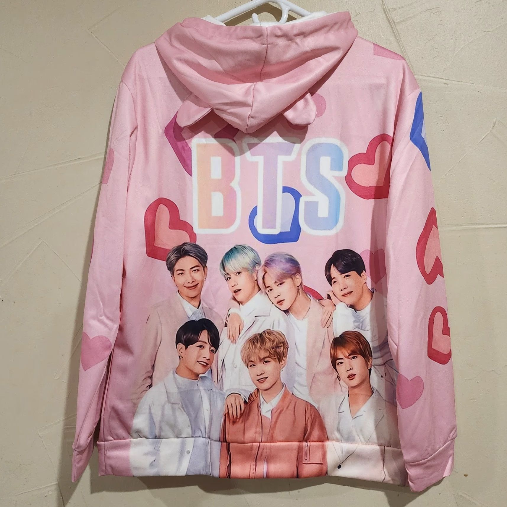 Pinko NWOT BTS Band Pink Hearts Long Sleeve Hoodie Sweatshirt M Men Pink Polyester Hoodie Pullover Hooded Regular Sweatshirt 90s? (No, avoid adding) Size US M / EU 48-50 / 2 - 5 Thumbnail