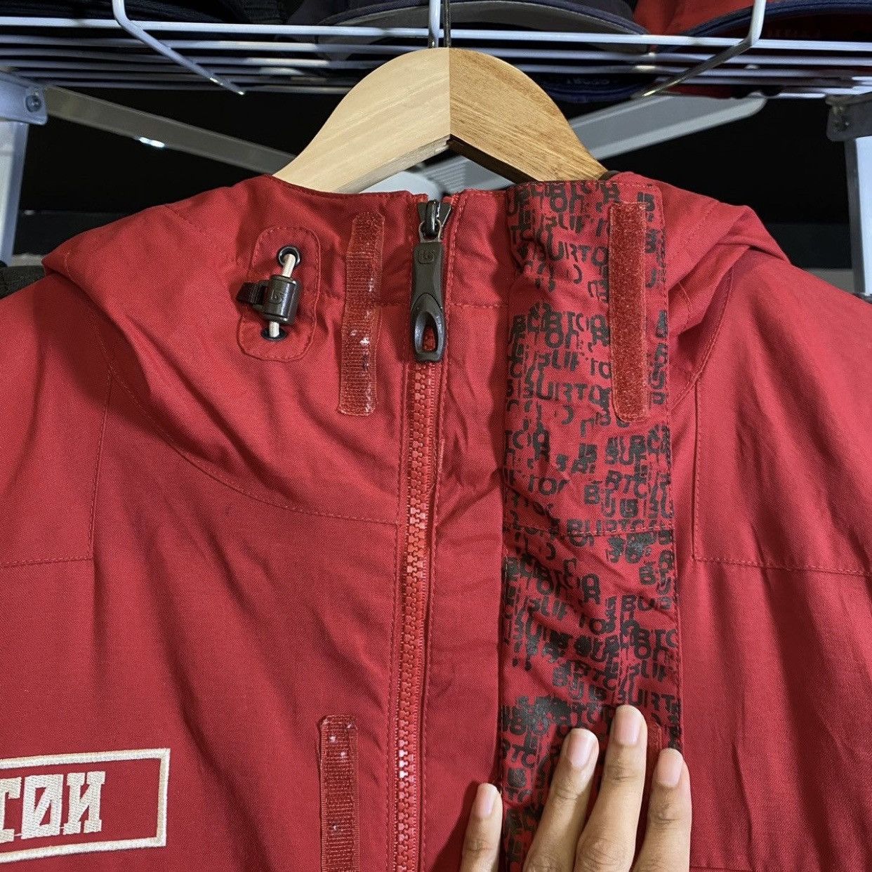 Burton Burton Ronin multi-pocket red snowboarding jackets Size US L / EU 52-54 / 3 - 13 Thumbnail