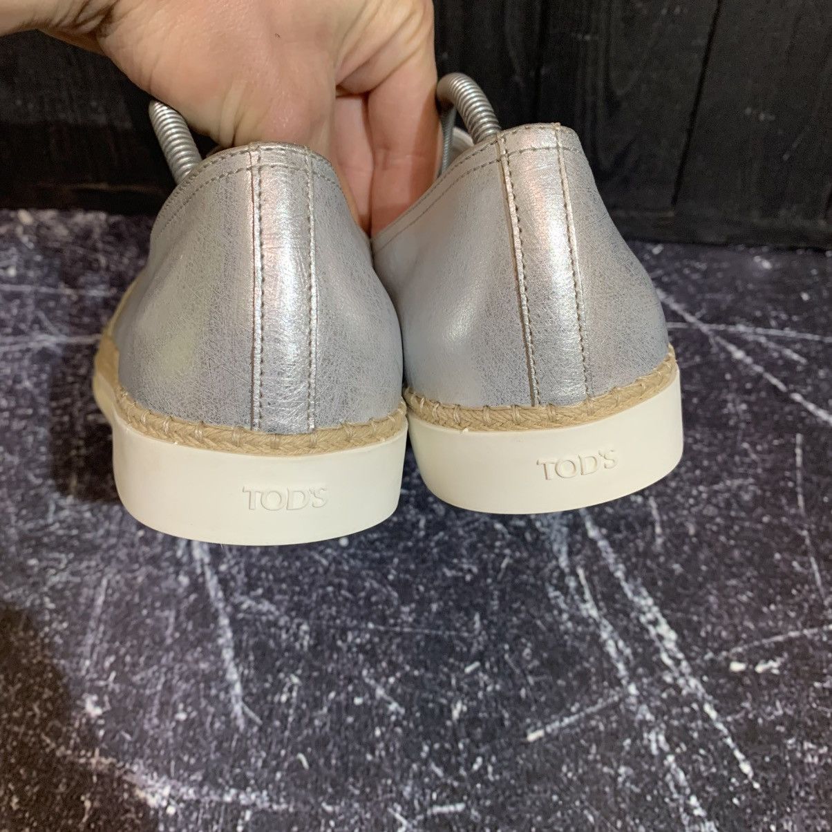 Tod's TOD’S Women’s Metallic Silver leather Loafers Size 41 Size US 11 / IT 41 - 7 Thumbnail