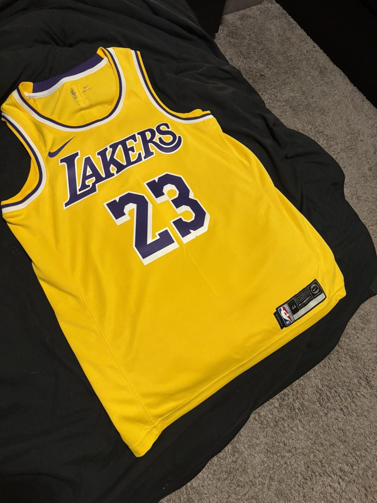 Nike LeBron Swingman Jersey 44 (M) Size US M / EU 48-50 / 2 - 1 Thumbnail