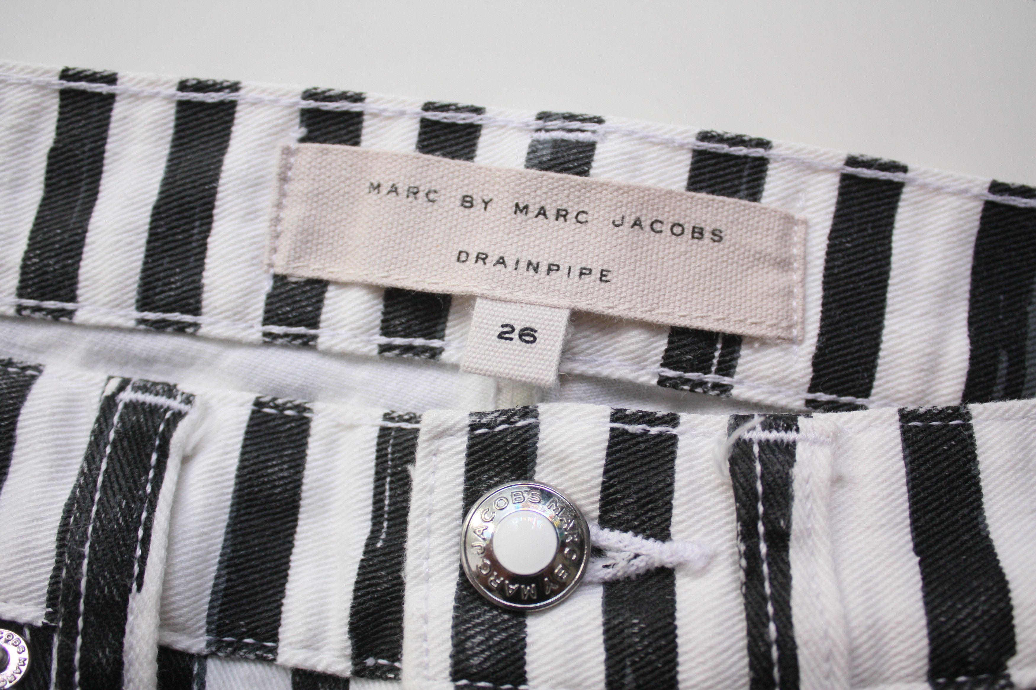 Marc by Marc Jacobs Marc by Marc Jacobs White Black Striped Jeans 26 Size 26" / US 2 / IT 38 - 5 Thumbnail