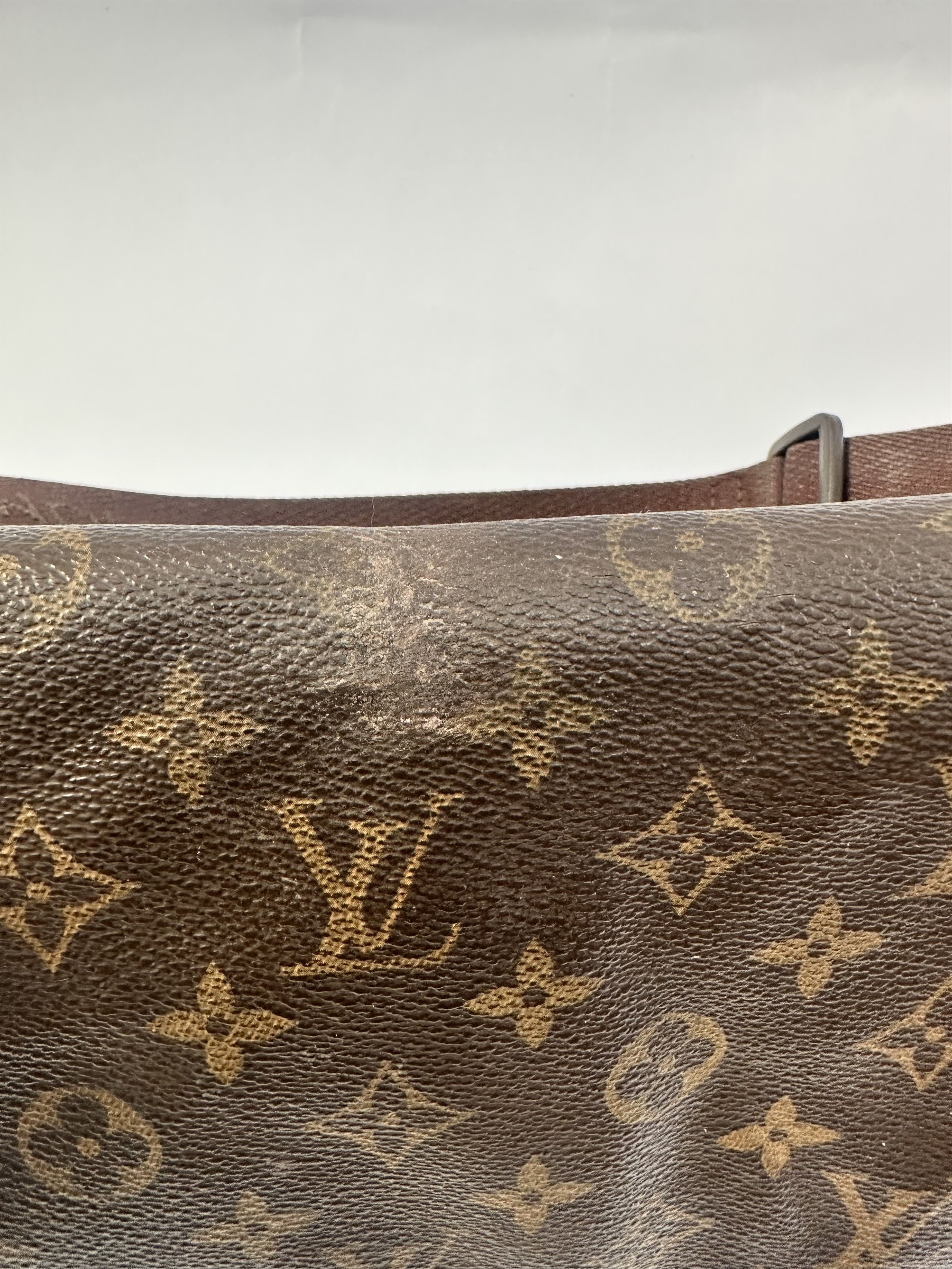 Louis Vuitton LOUIS VUITTON Monogram Beaubourg MM Messenger Bag Size ONE SIZE - 2 Thumbnail