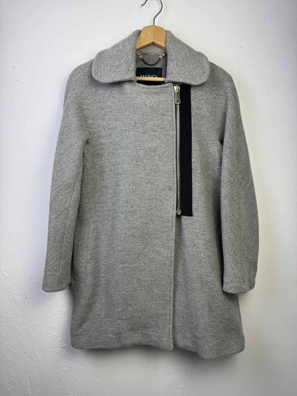 MAX&Co. Max&Co. wool-blend coat featuring a side zipper design Size M / US 6-8 / IT 42-44 - 1 Thumbnail