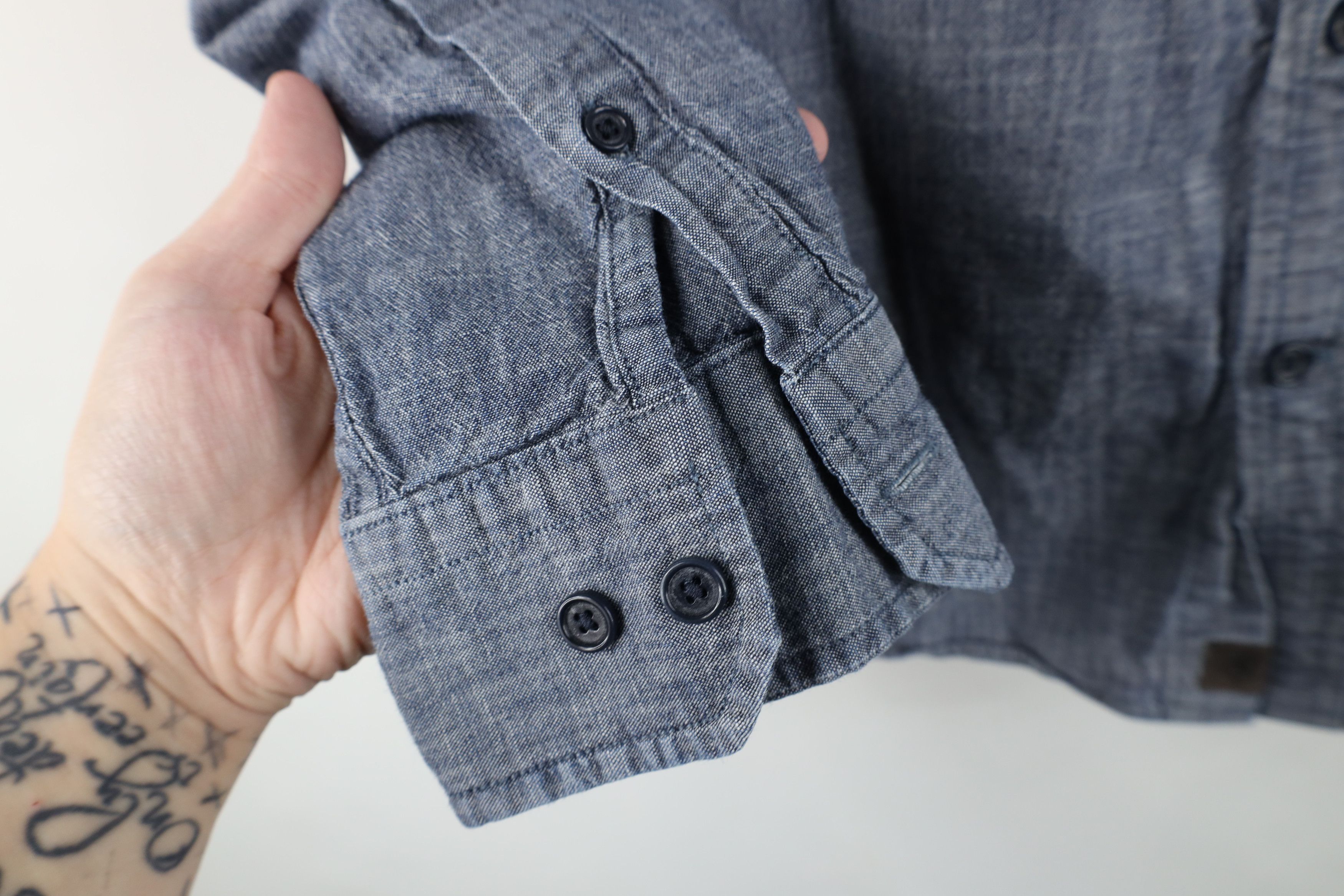 Banana Republic Banana Republic Slim Fit Chambray Collared Button Down Shirt Size US S / EU 44-46 / 1 - 7 Thumbnail