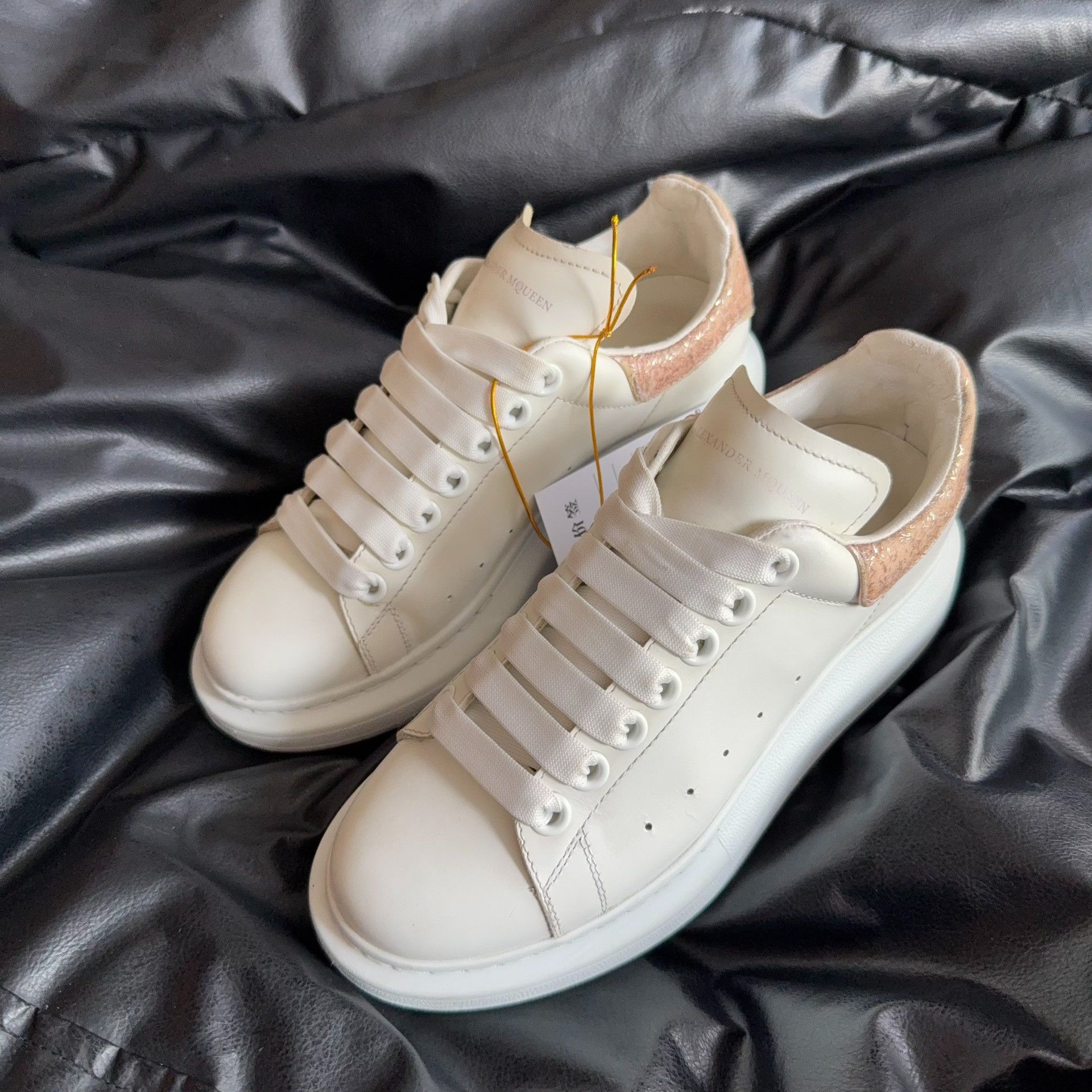 Alexander McQueen Alexander McQueen Pink Lowtop Sneakers 36.5 Women Size US 6 / IT 36 - 1 Thumbnail