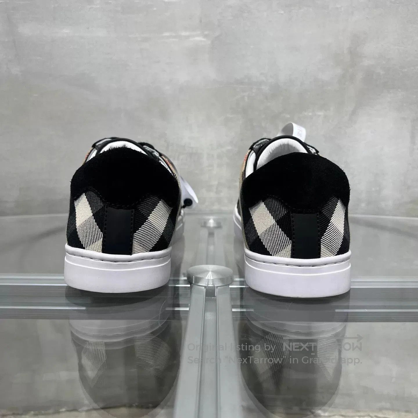 Burberry Black Low-Top Sneakers Size 9. Size US 9 / EU 42 - 6 Thumbnail