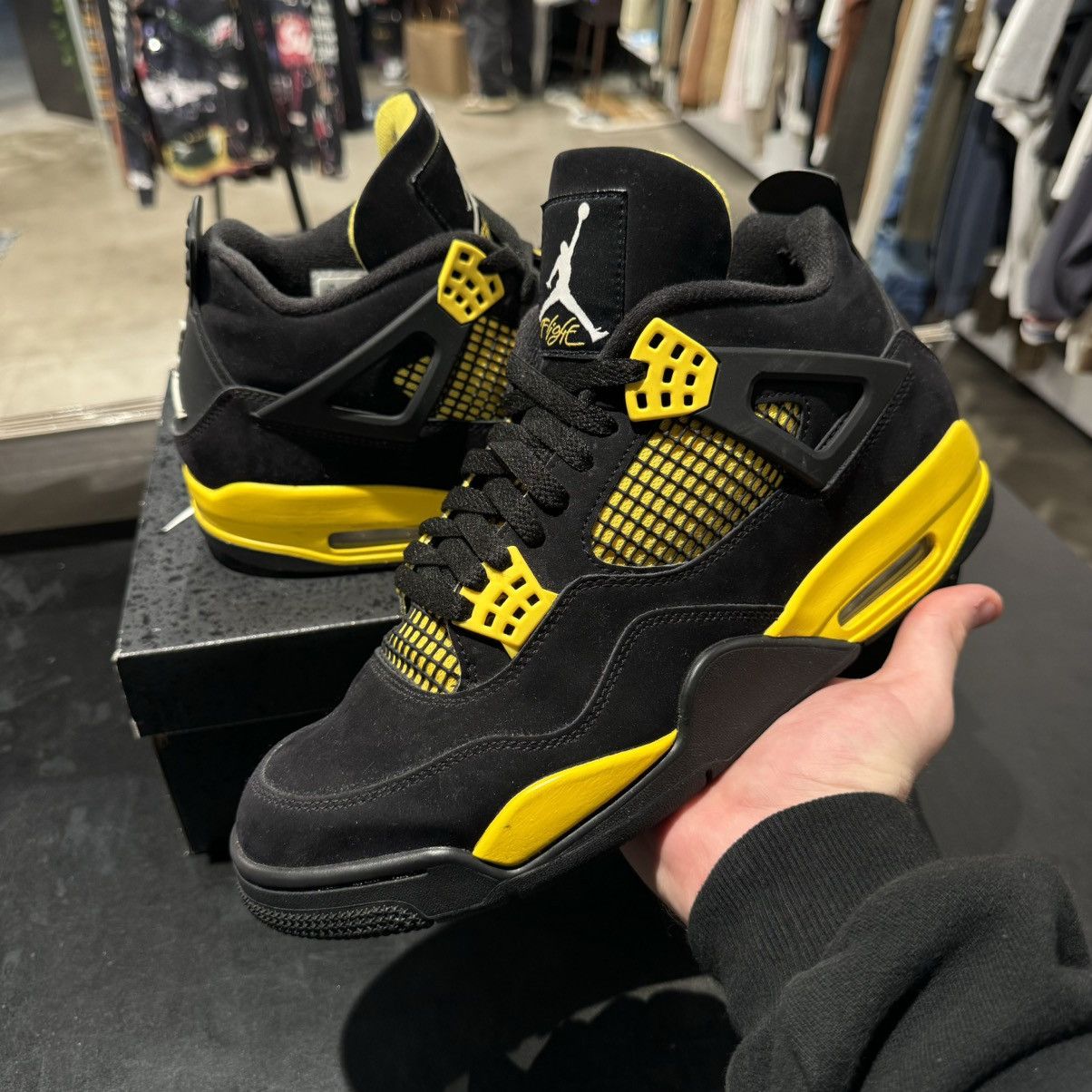 Jordan Brand Jordan 4 Retro Lightning Size US 10.5 / EU 43-44 - 1 Thumbnail