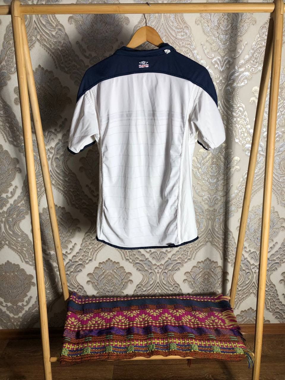 Umbro VINTAGE UMBRO ENGLAND RETRO SOCCER JERSEY MANCHESTER Y2K 90s Size US M / EU 48-50 / 2 - 10 Thumbnail