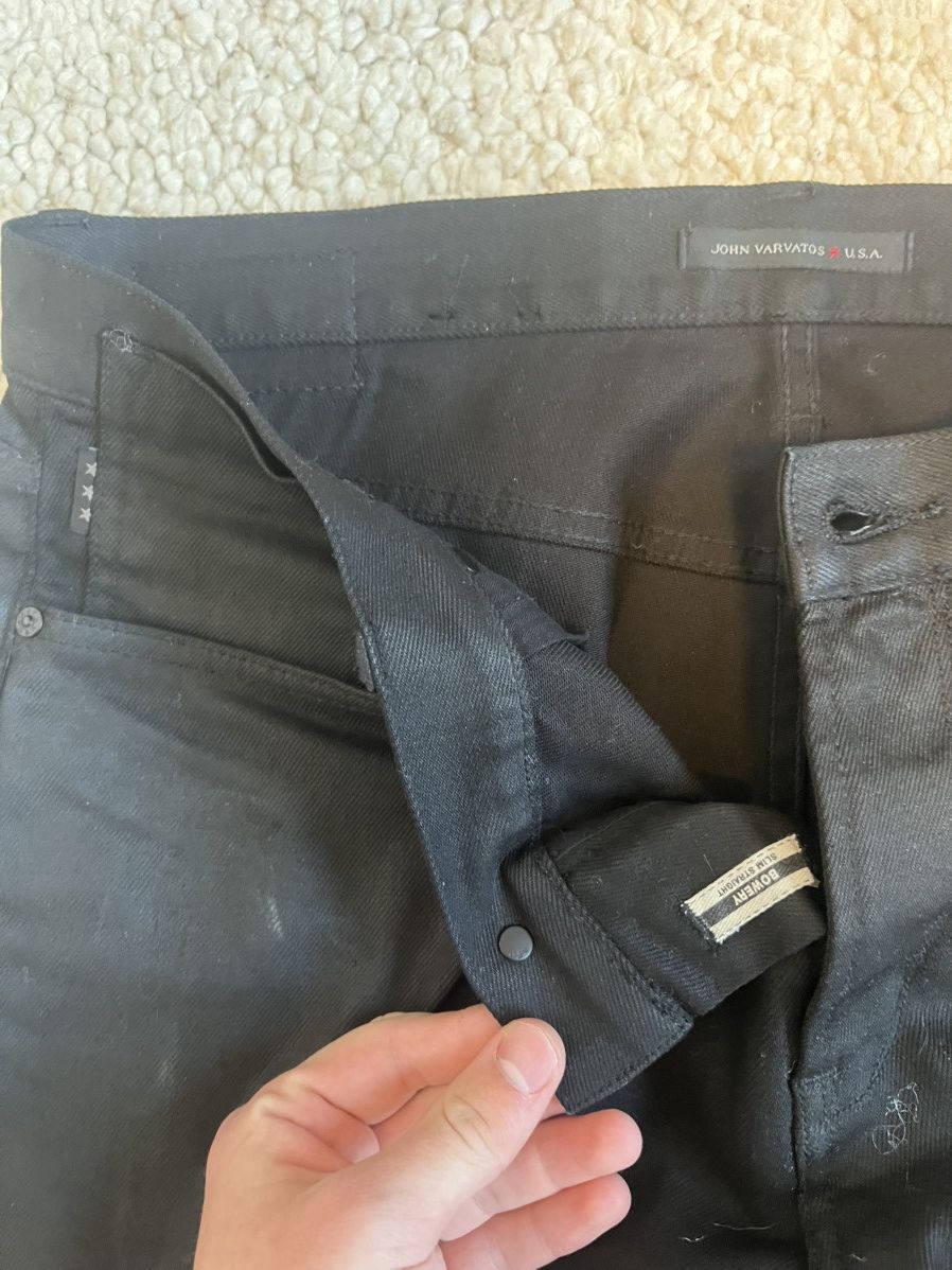 John Varvatos John Varvatos Bowery slim straight waxy black denim jeans Size US 34 / EU 50 - 2 Thumbnail