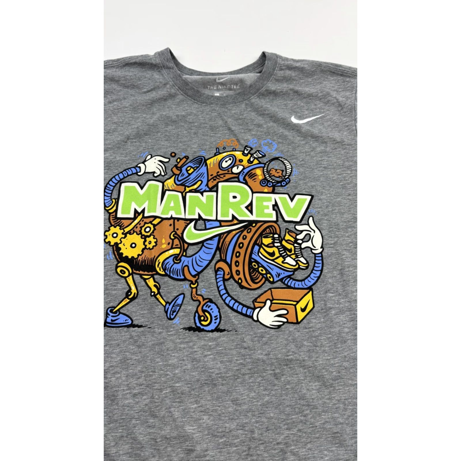 Nike VINTAGE Nike ManRev Shirt Mens Large Gray Dri-FIT Graphic Robot Cartoon 2012-2018 Tee Size US L / EU 52-54 / 3 - 2 Thumbnail